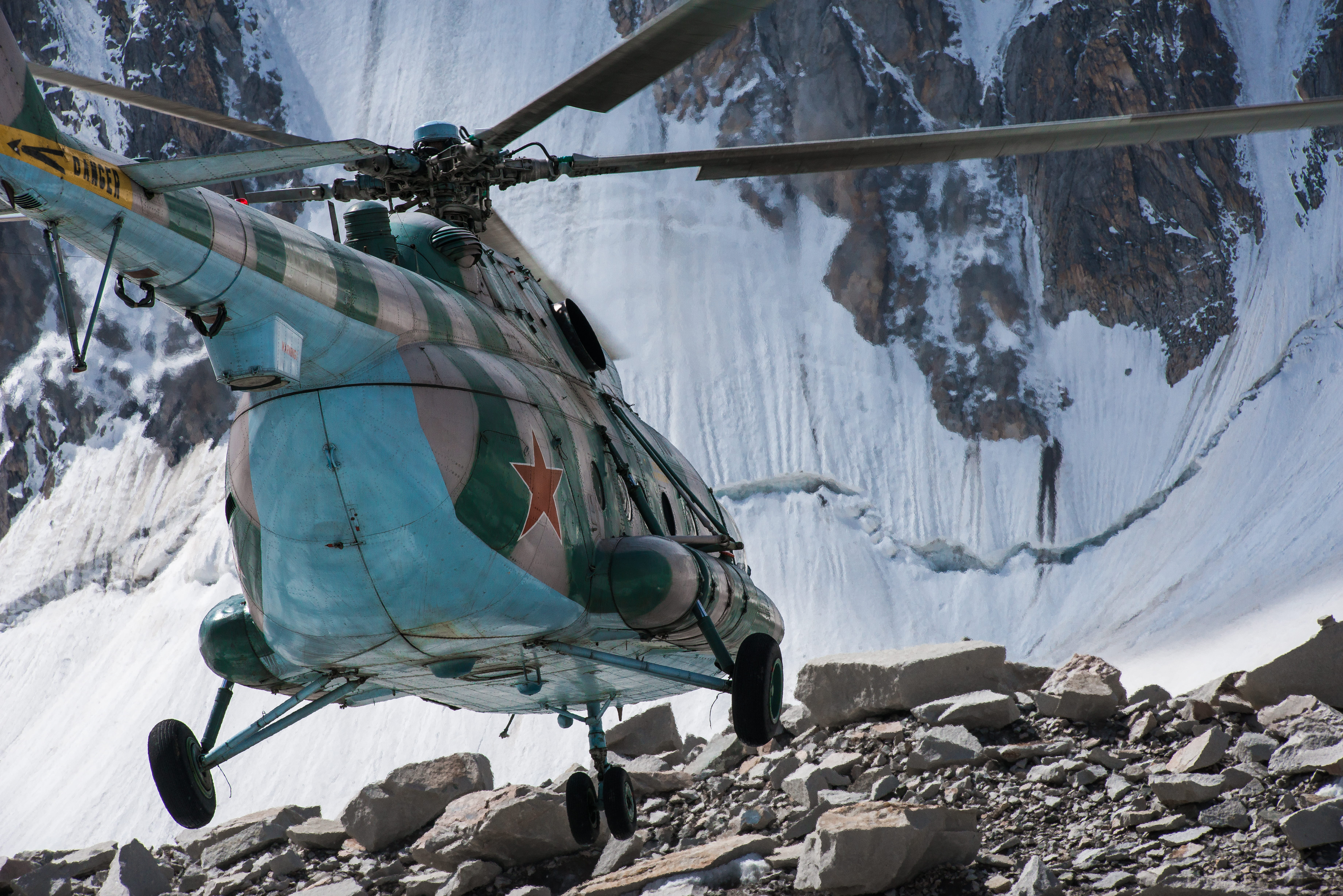 nature, green, ice, rocks, helicopter, rescue team, adventure, mode of transportation, mountain, full length, teal, outdoors, rescue, glacier, helicóptero, HD Wallpaper