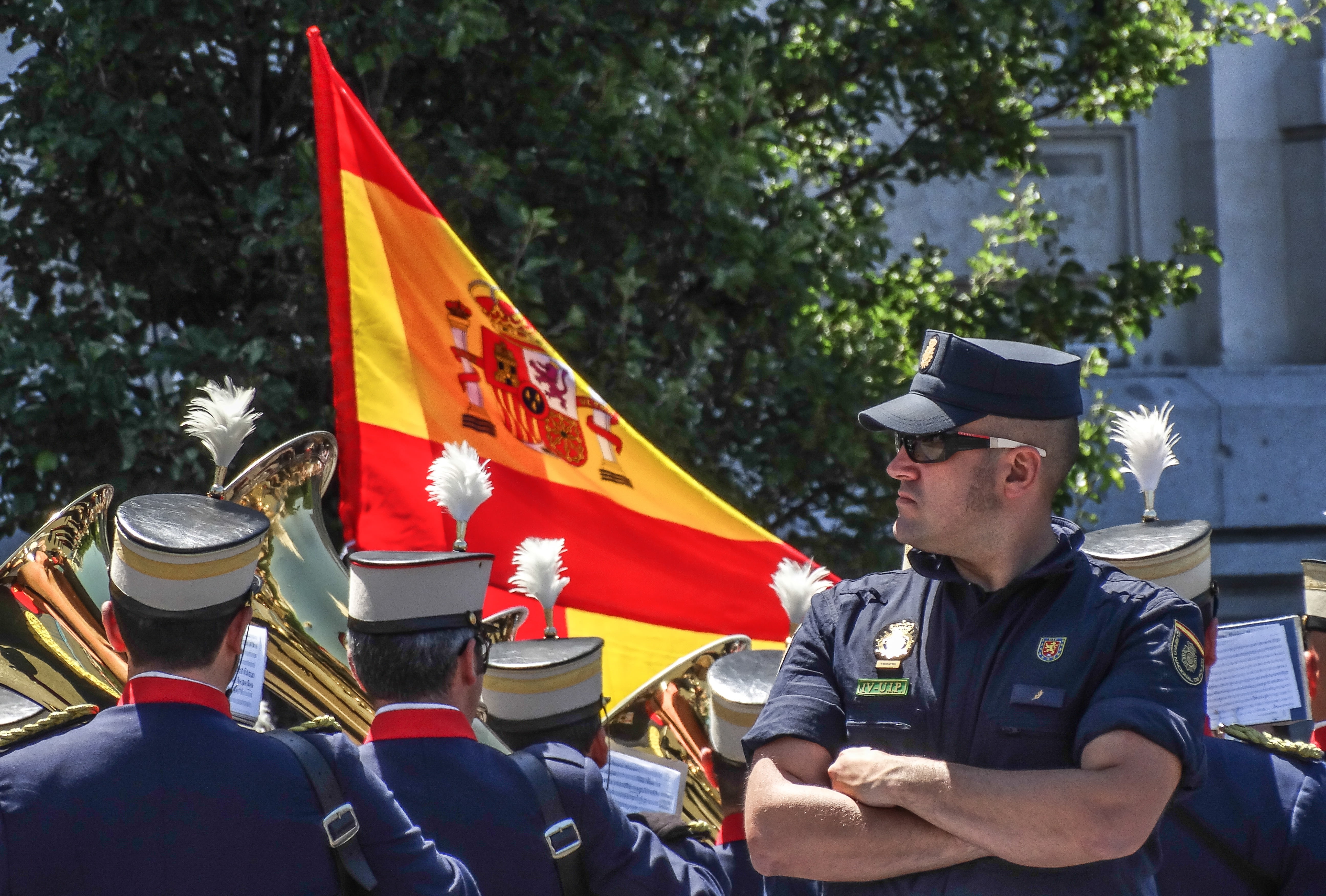 uniform, police force, government, parade, clothing, honor guard, outdoors, soldiers, people, in formation, army, caps, hat, patriotism, guard, law, military, HD Wallpaper