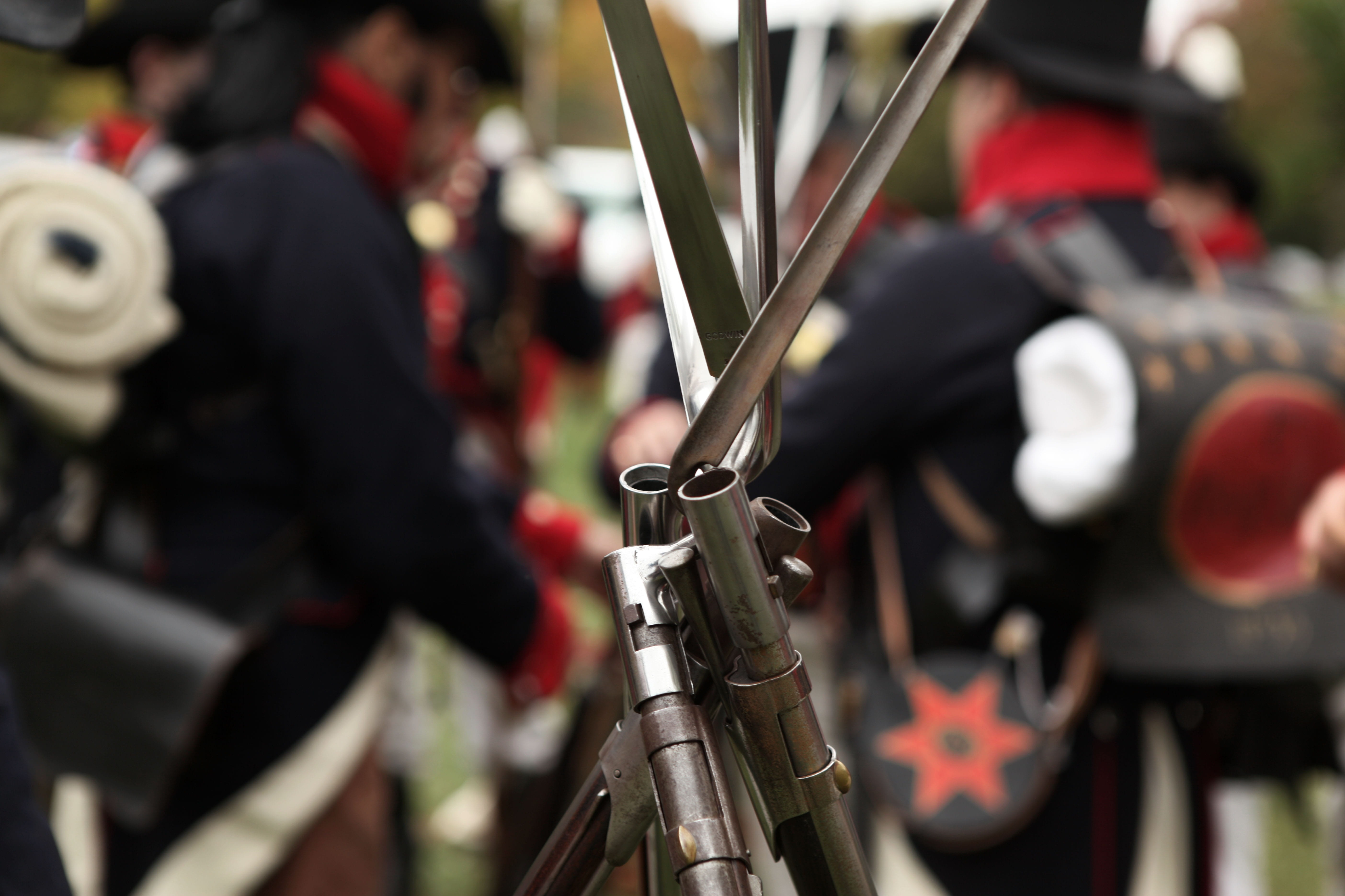 5K, event, steel, actor, sport, holding, army, gun, men, military, re-enactment, leisure activity, people, close-up, arms, tool, war, clothing, gray, soldier, HD Wallpaper
