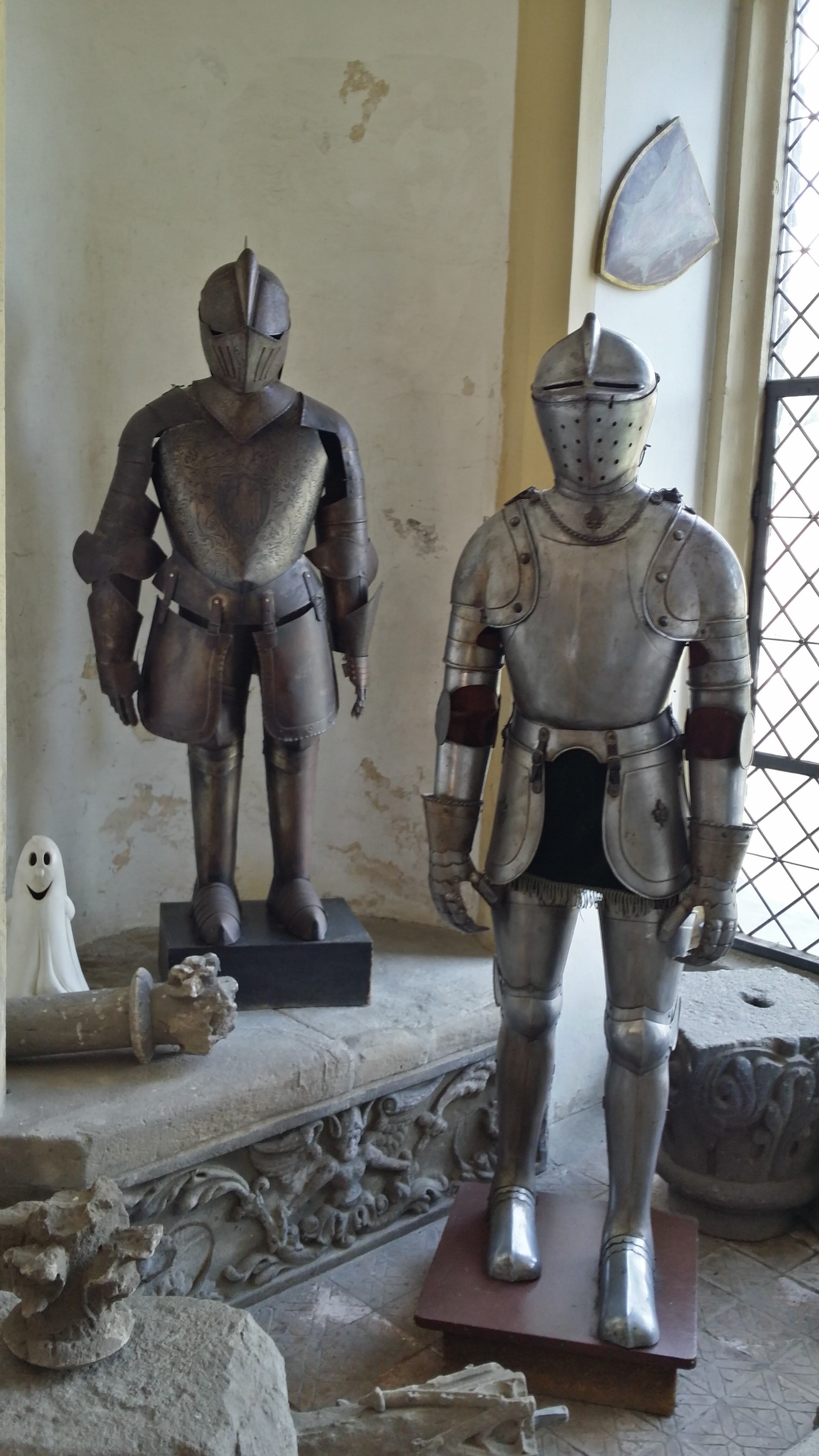 4K, historically, middle ages, the past, creativity, male likeness, day, craft, warrior, figurine, ritterruestung, Castle, indoors, sachsen, no people, Phone HD Wallpaper