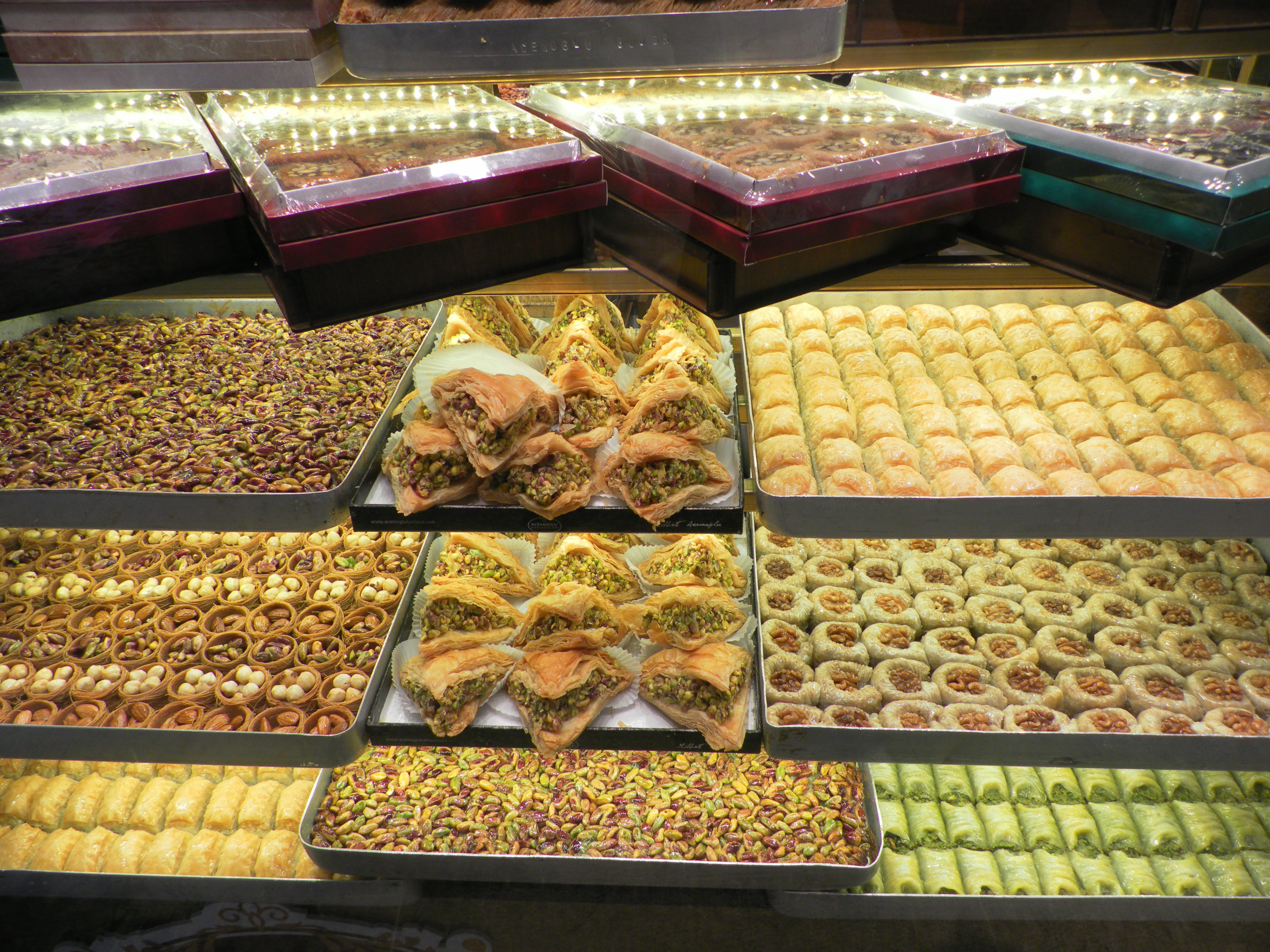 turkish sweets, sweet food, 4K, walnuts, no people, honey, grand bazaar, food and drink, variation, abundance, business, display cabinet, store, freshness, HD Wallpaper