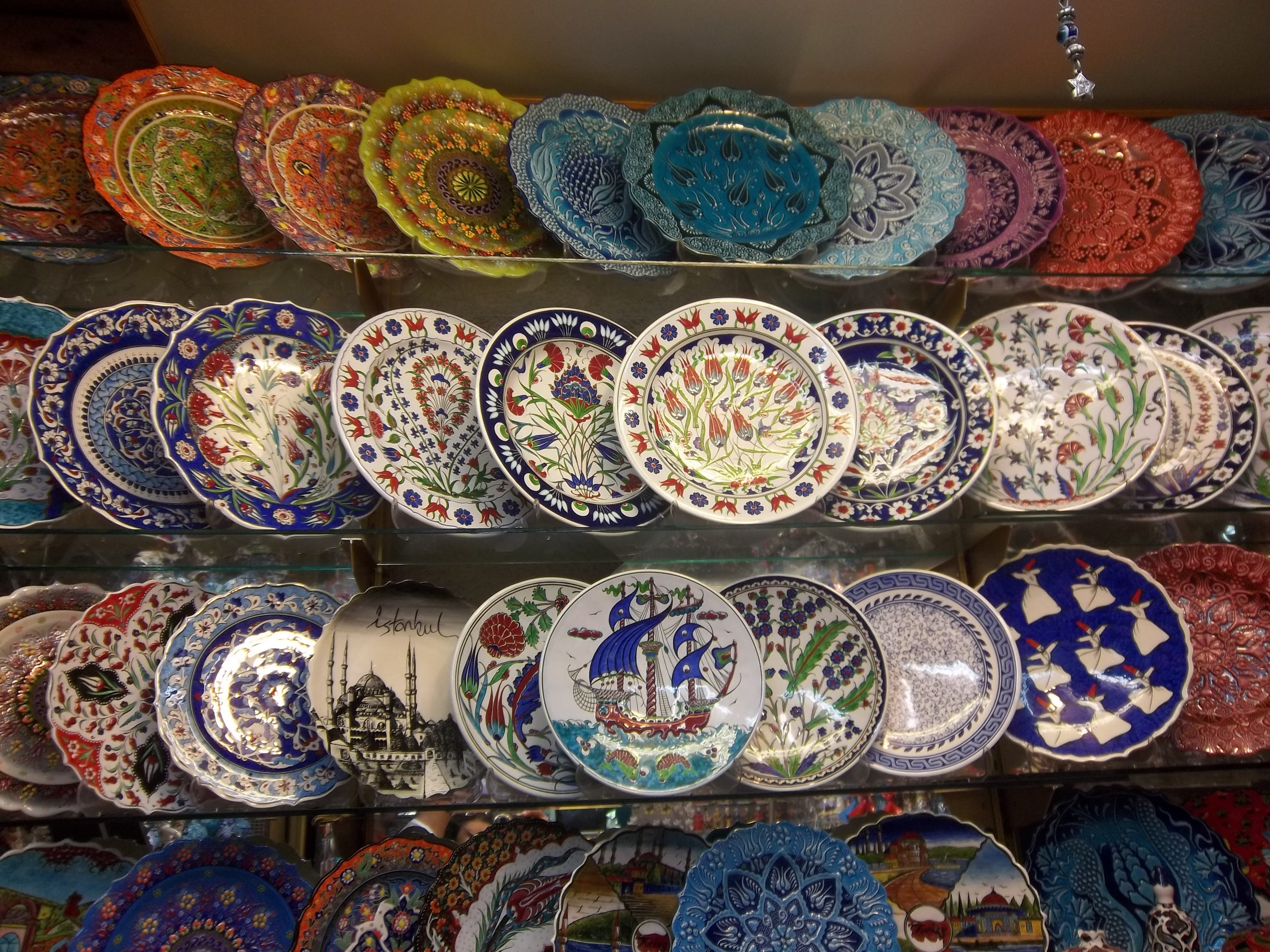 pattern, 4K, turkey, art and craft, side by side, crockery, abundance, market stall, indoors, large group of objects, arrangement, ornamental plates, choice, HD Wallpaper