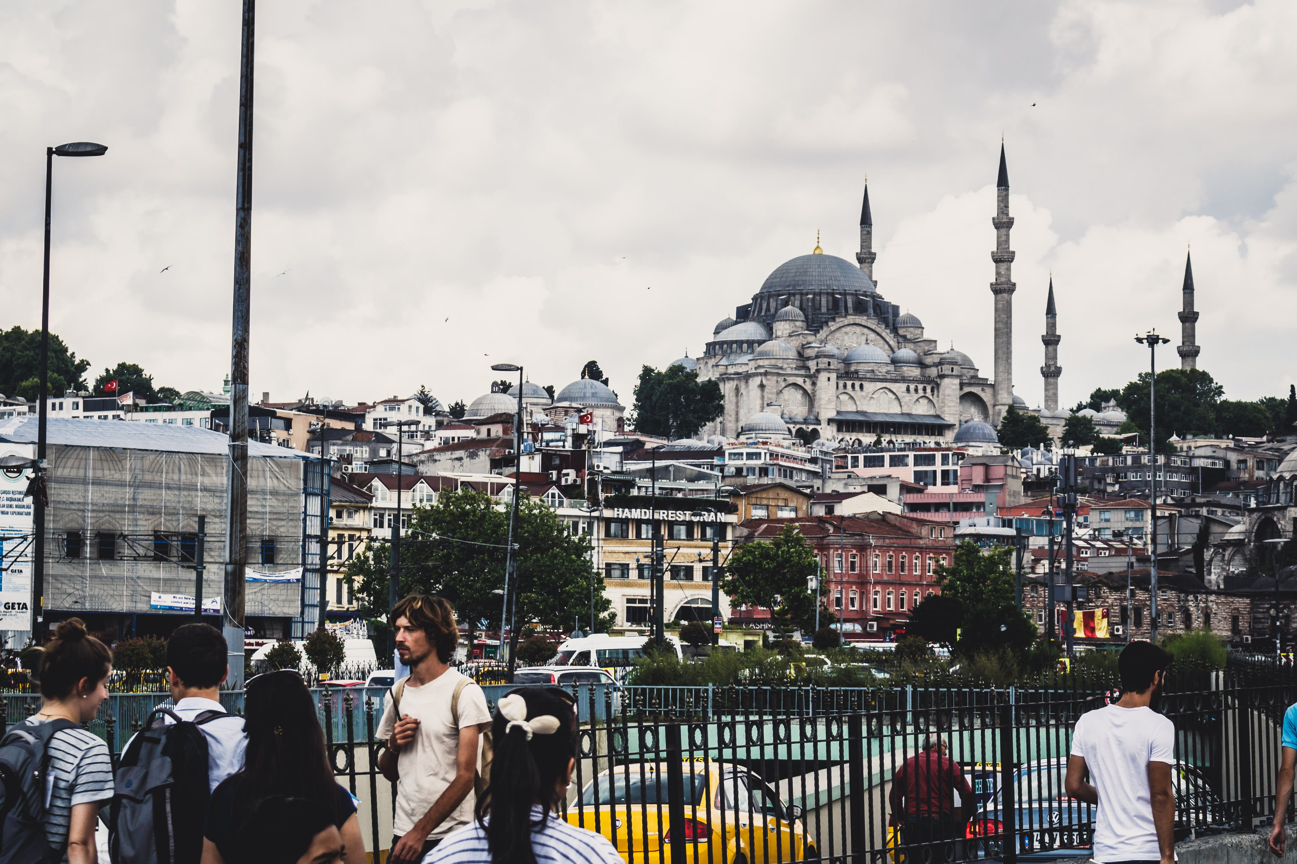 city, streets, day, leisure activity, strangers, men, nature, architecture, group of people, houses, outdoors, istanbul, adult, skyline, 4K, building, HD Wallpaper