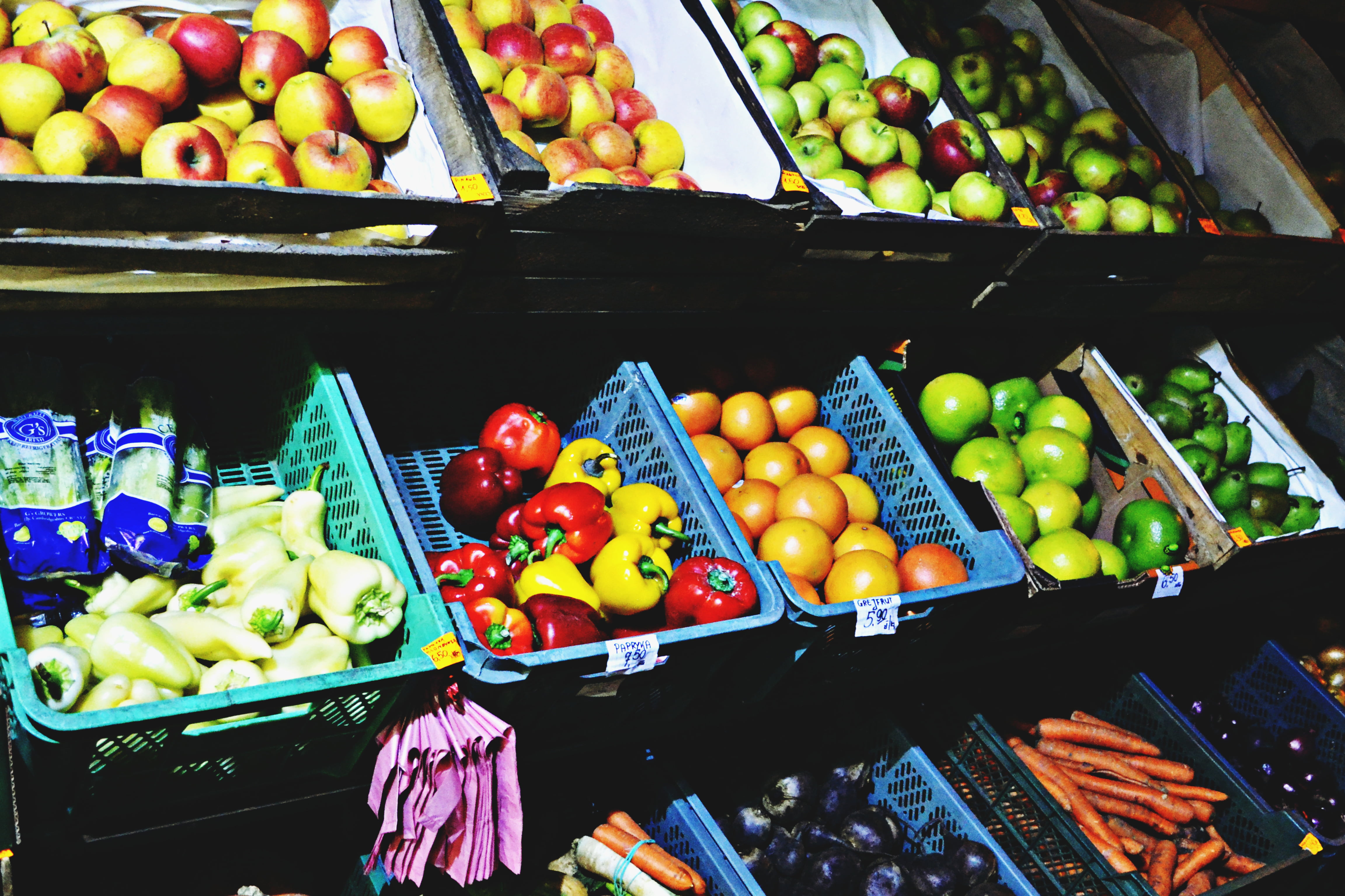 large group of objects, healthy eating, varieties, market stall, vegetables, carrots, baskets, container, day, fruits, photo, groceries, apples, food and drink, HD Wallpaper