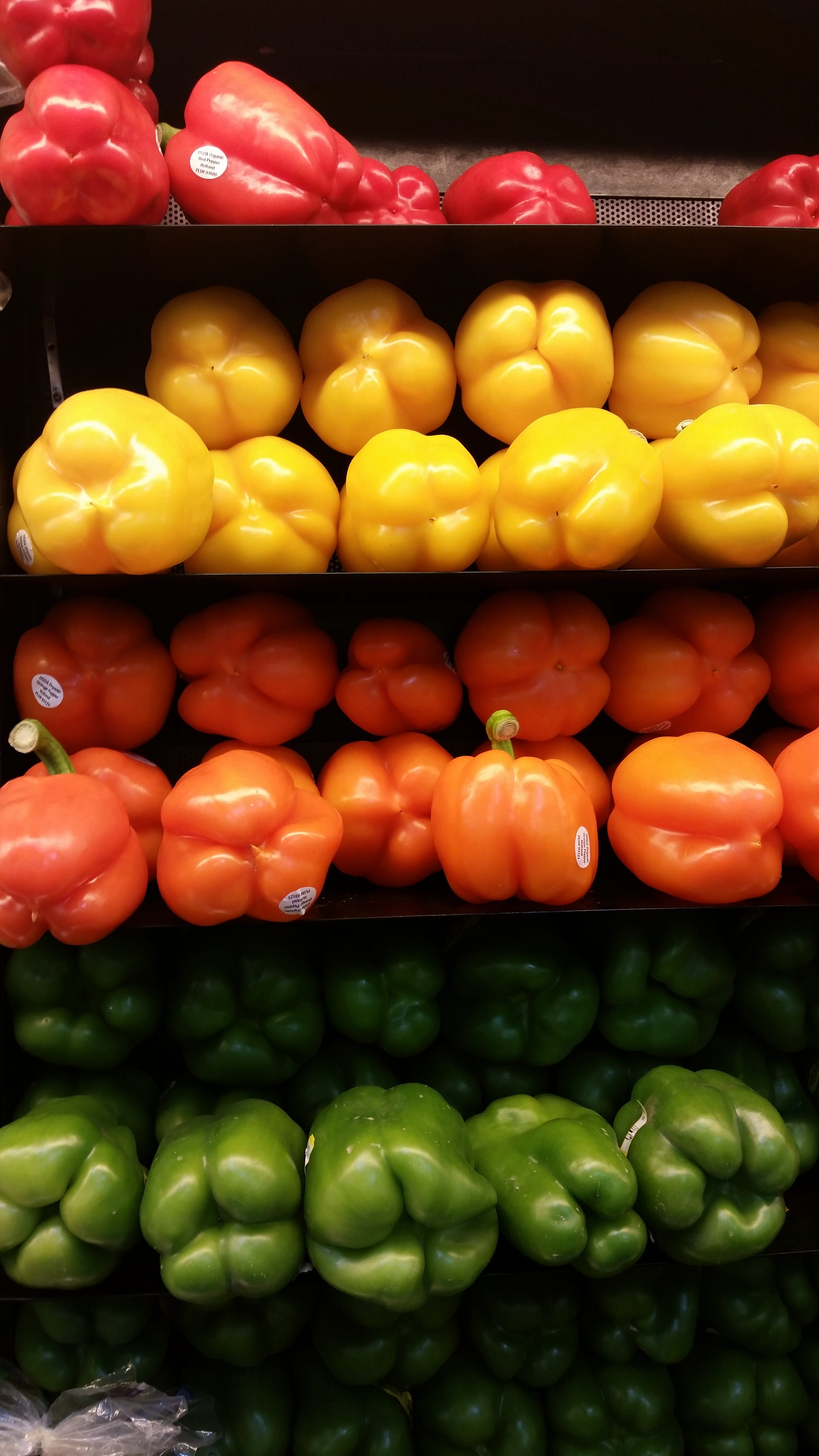 food And Drink, food, ripe, supermarket, Vegetables, arrangement, choice, pepper - Vegetable, wellbeing, vegetable, abundance, Peppers, close-up, still life, Phone HD Wallpaper