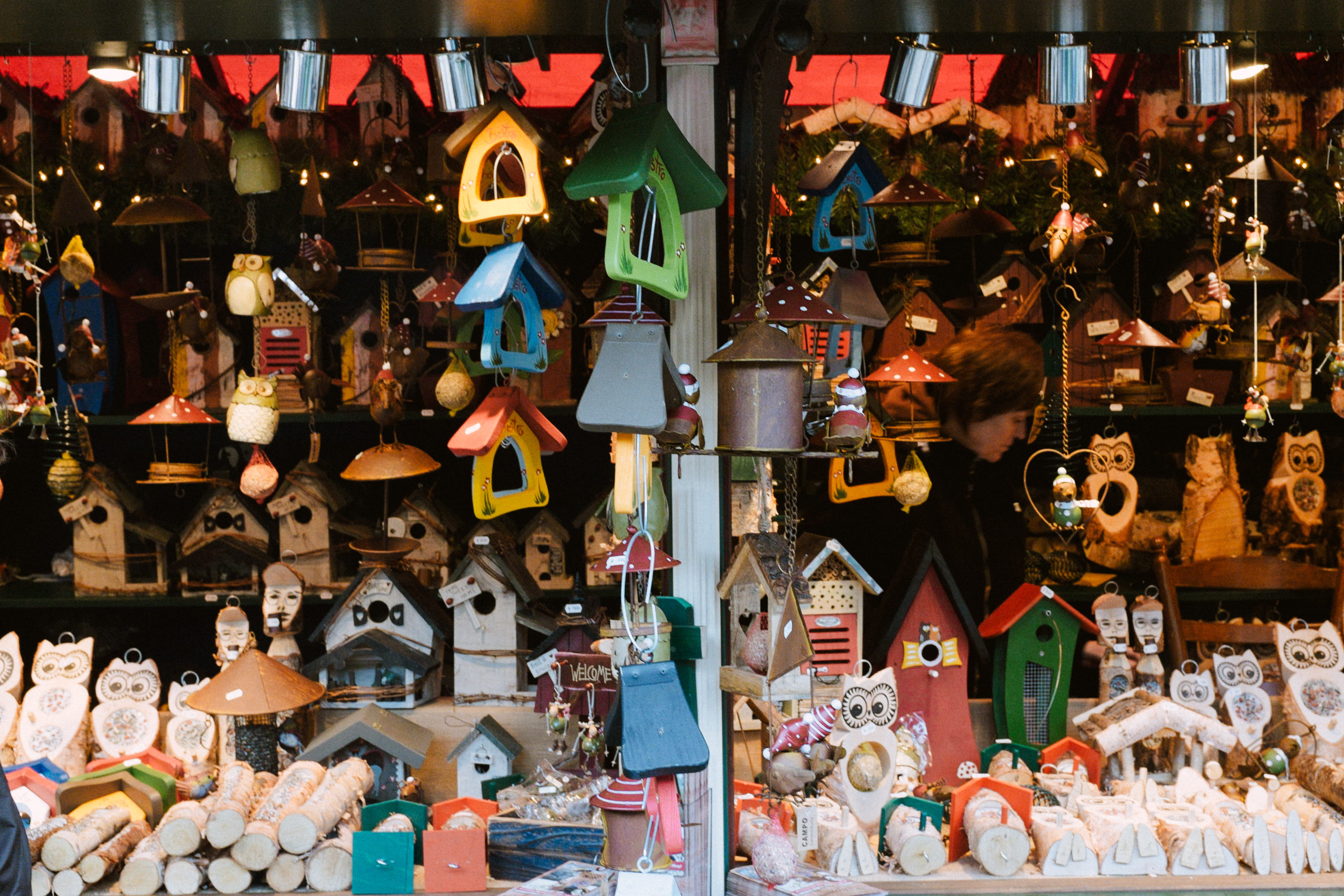 souvenir, male likeness, retail, art and craft, multi colored, abundance, Christmas Market, no people, arrangement, Stuff, human body part, market Stall, HD Wallpaper