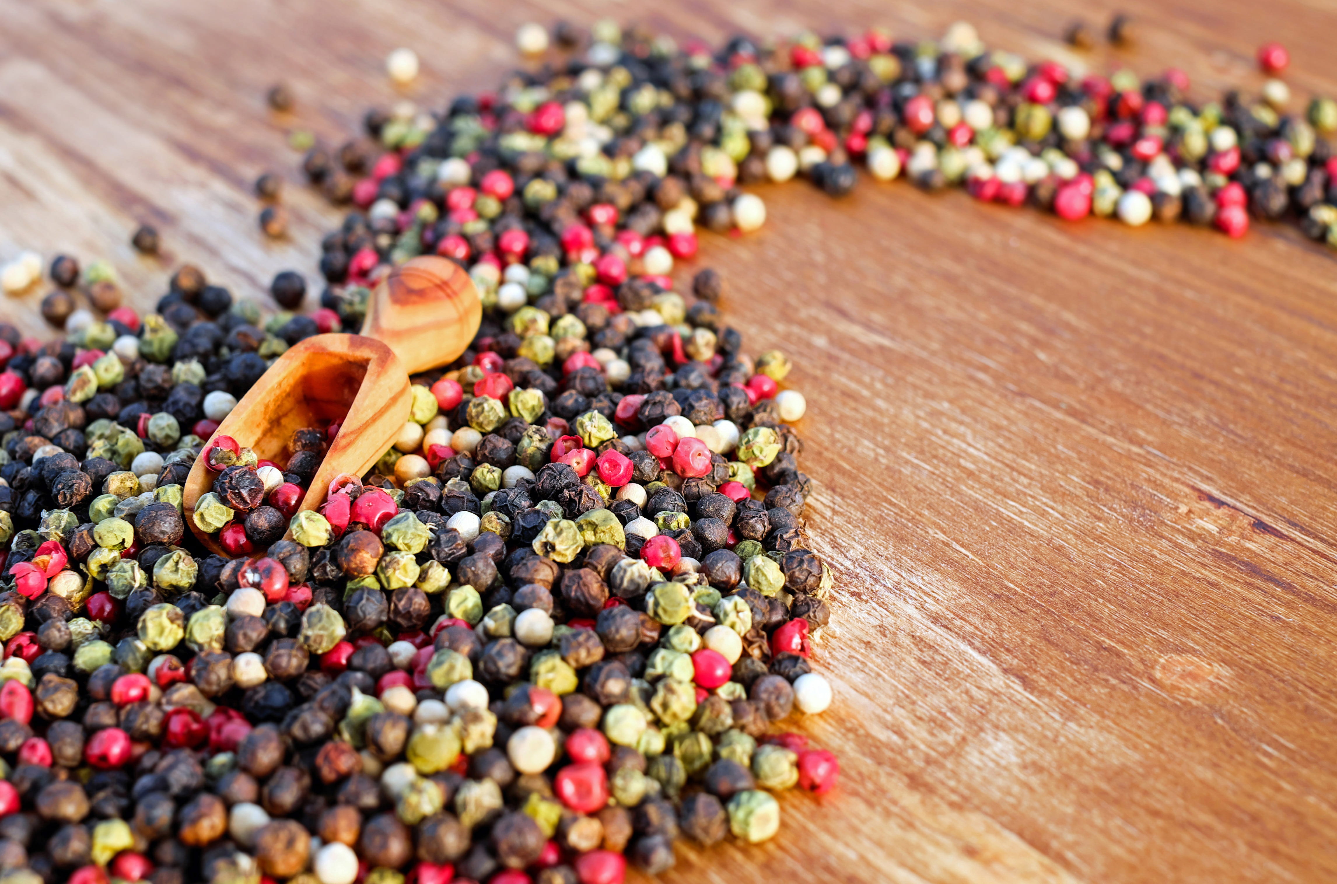 pepper, ingredients, food and drink, still life, sharpness, freshness, seed, kitchen, fruit, cook, no people, color, grains, wood - material, abundance, HD Wallpaper