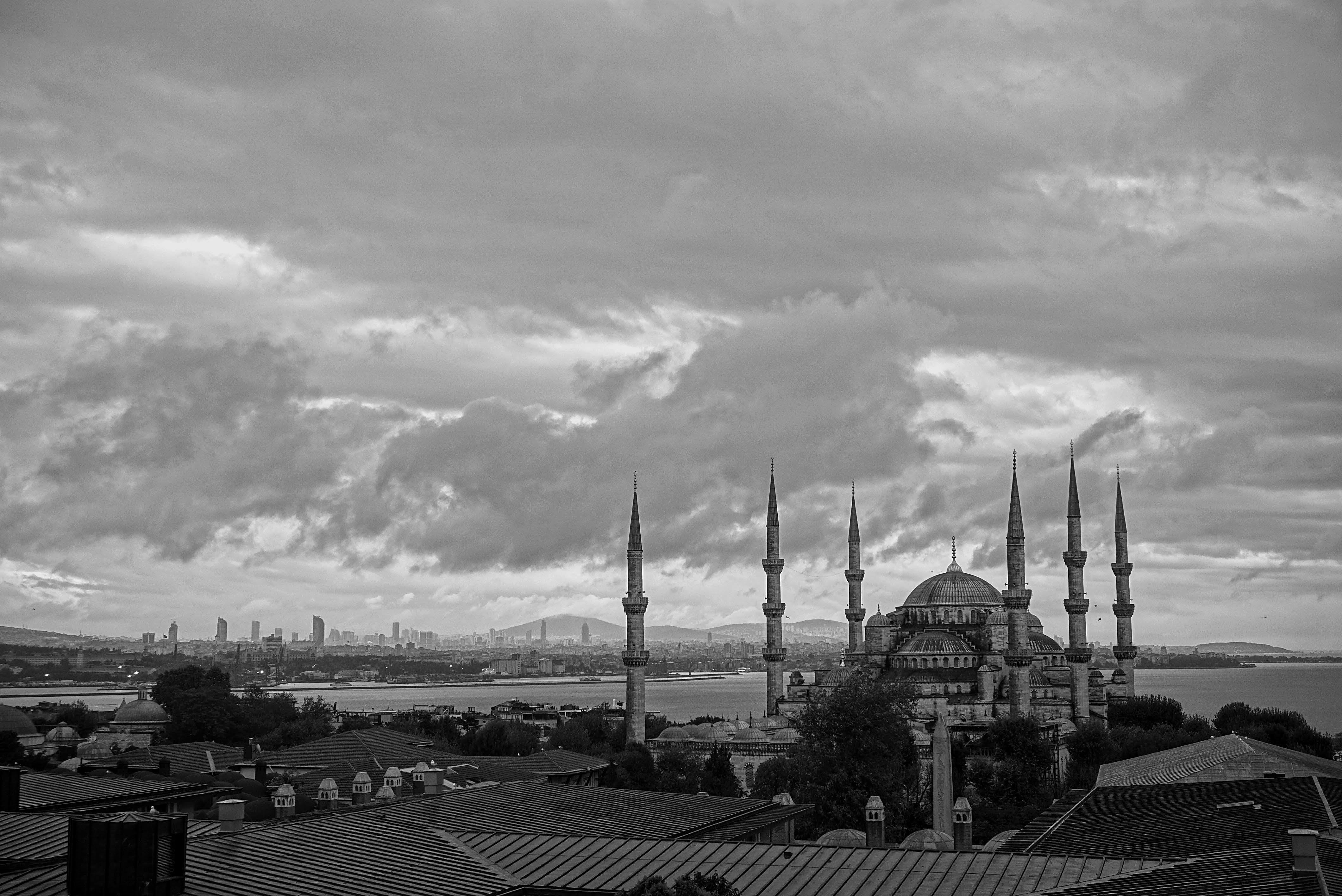 building exterior, day, tourism, spire, istanbul, city, place of worship, travel destinations, cityscape, belief, sky, architecture, turkey, religion, spirituality, HD Wallpaper