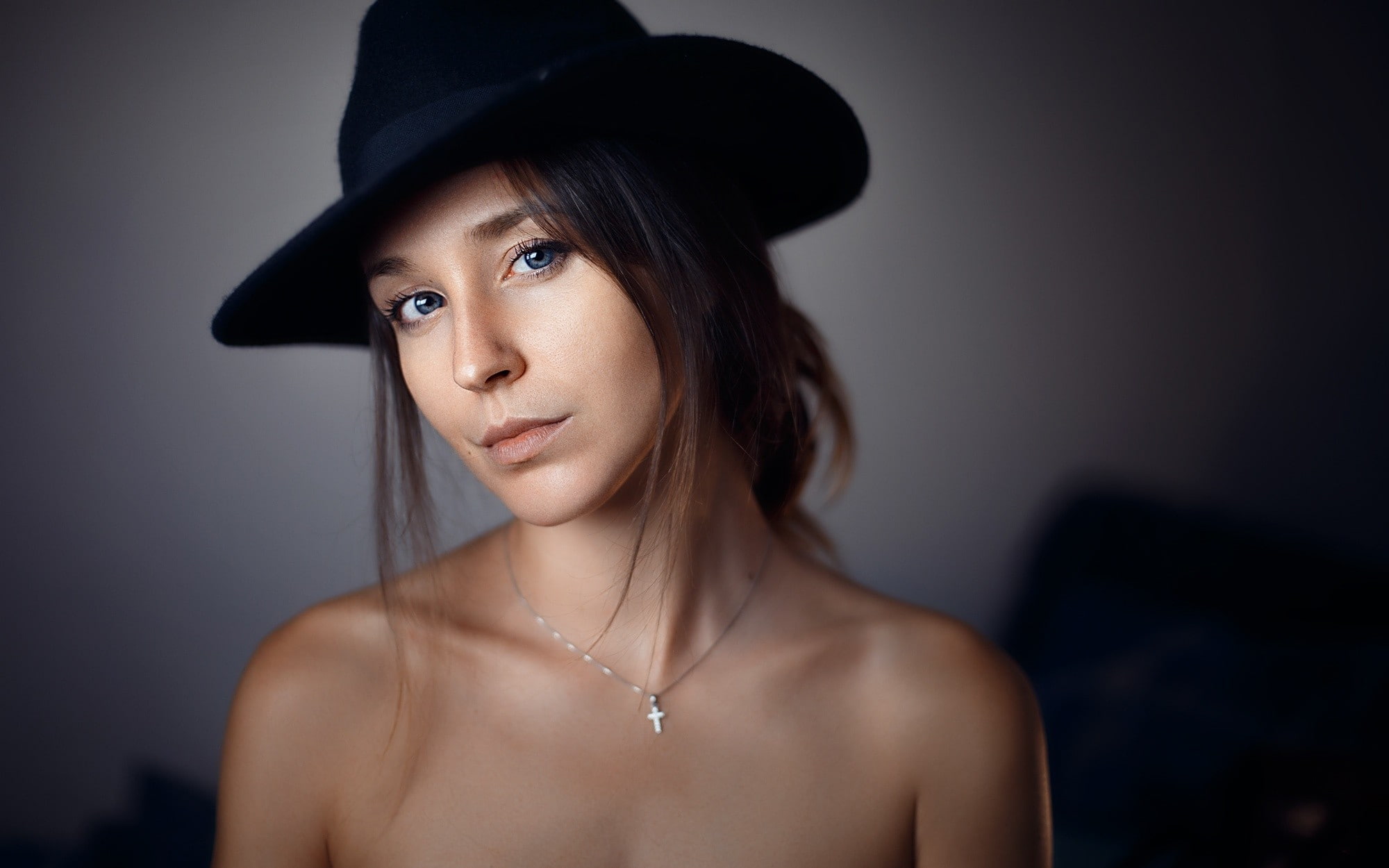 bare shoulders, 1080P, women, Lorenza, hat, blue eyes, Lorenza Cani, necklace, millinery, portrait, looking at viewer, HD Wallpaper