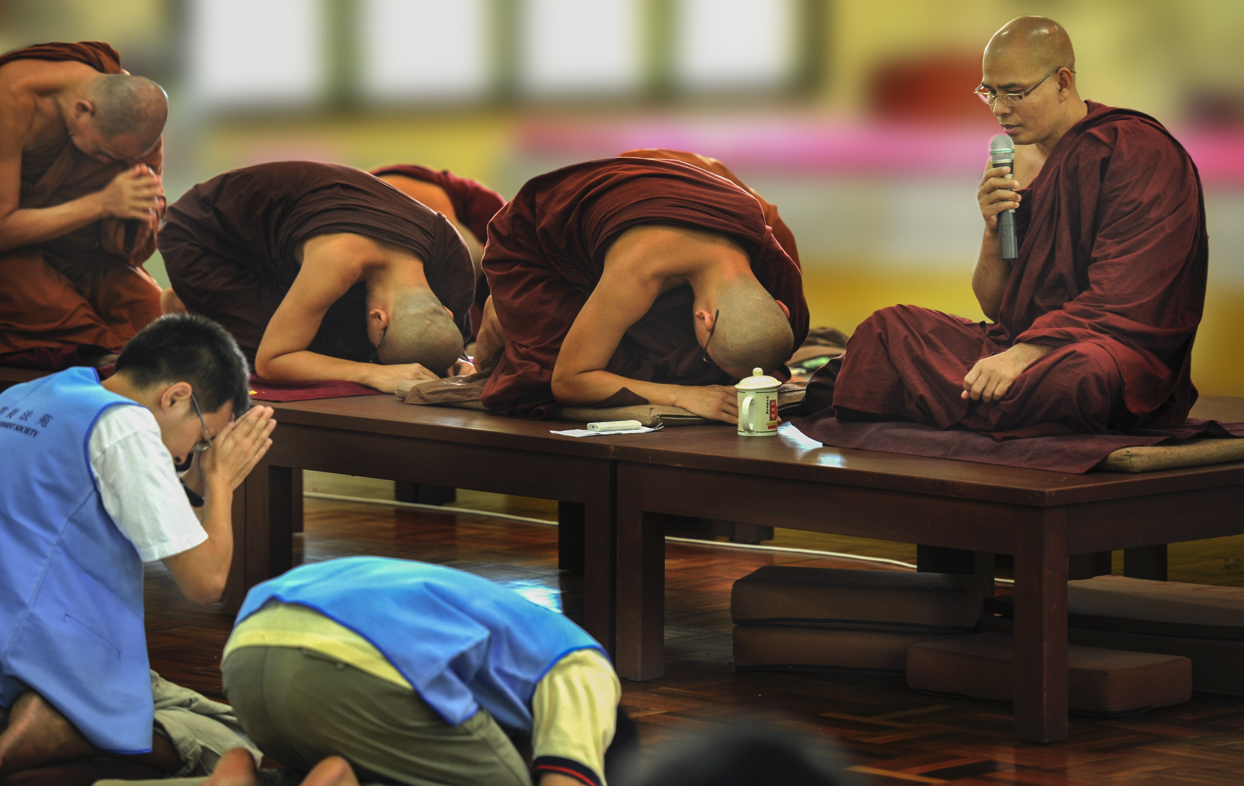 men, teenage boys, 4K, medium group of people, focus on foreground, males, indoors, respectfully, child, pay respect, people, homage, relaxation, buddhism, HD Wallpaper