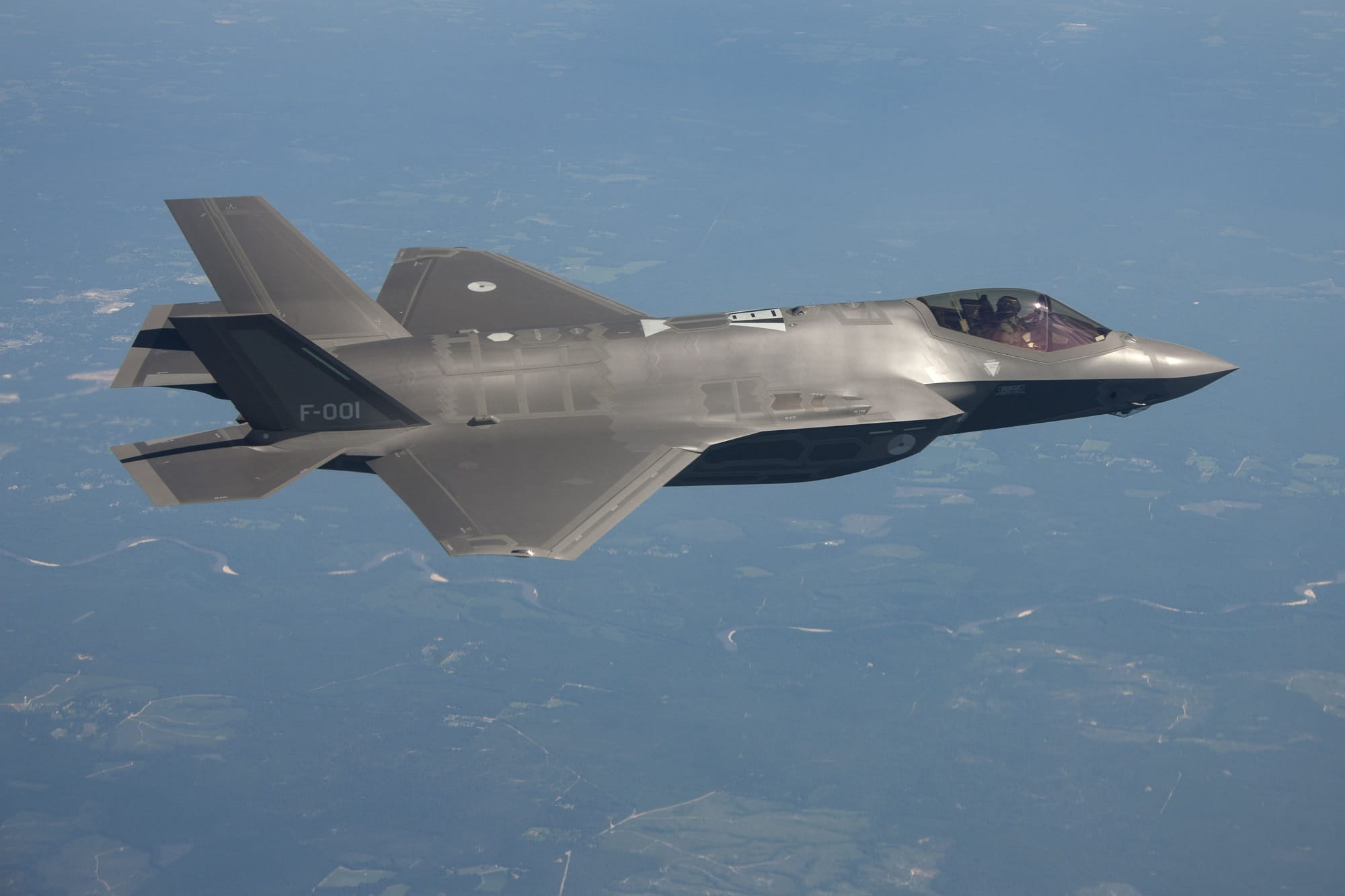 airplane, motion, day, side view, aircraft, mode of transportation, flight, Flying, aerospace industry, nature, military jet, air vehicle, single object, HD Wallpaper