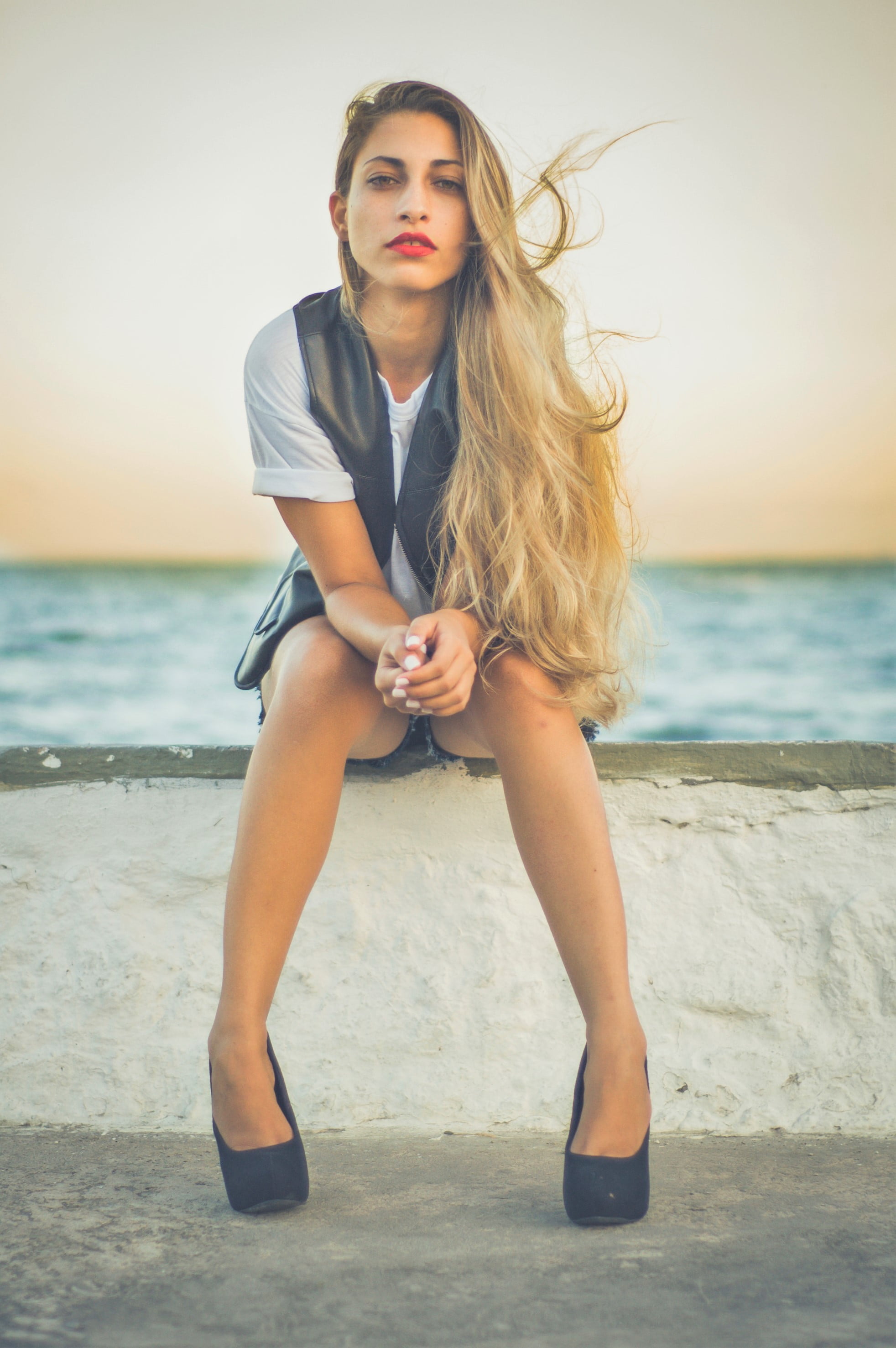 beach, young adult, Brazil, hair, land, sky, beauty, hairstyle, women, model, portrait, Brazilian, one person, 2K, water, horizon over water, looking at camera, Phone HD Wallpaper