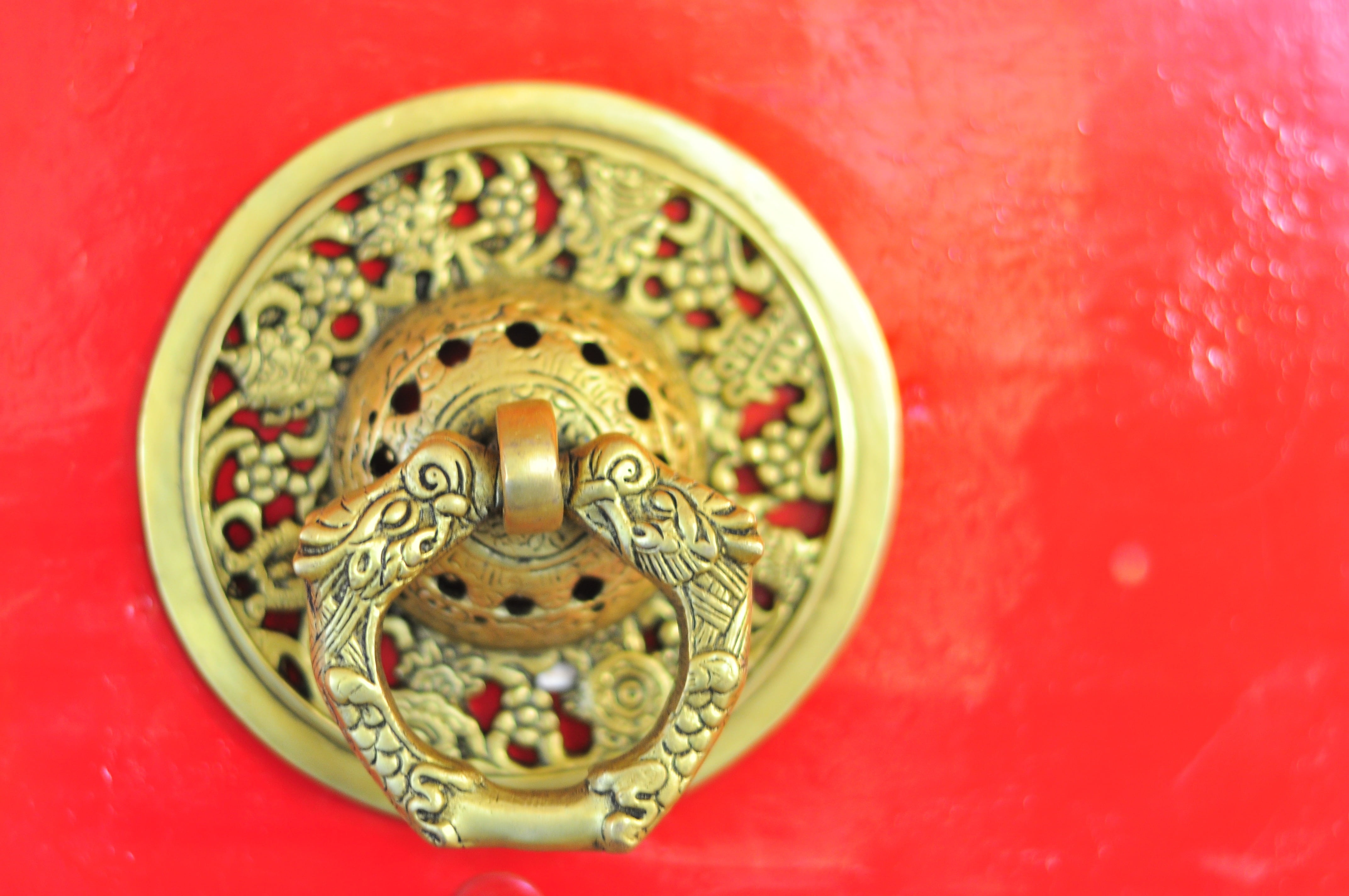 religion, monastery, indoors, door Knocker, chinese Culture, circle, single object, close-up, asia, red, geometric shape, animal representation, tibet, HD Wallpaper