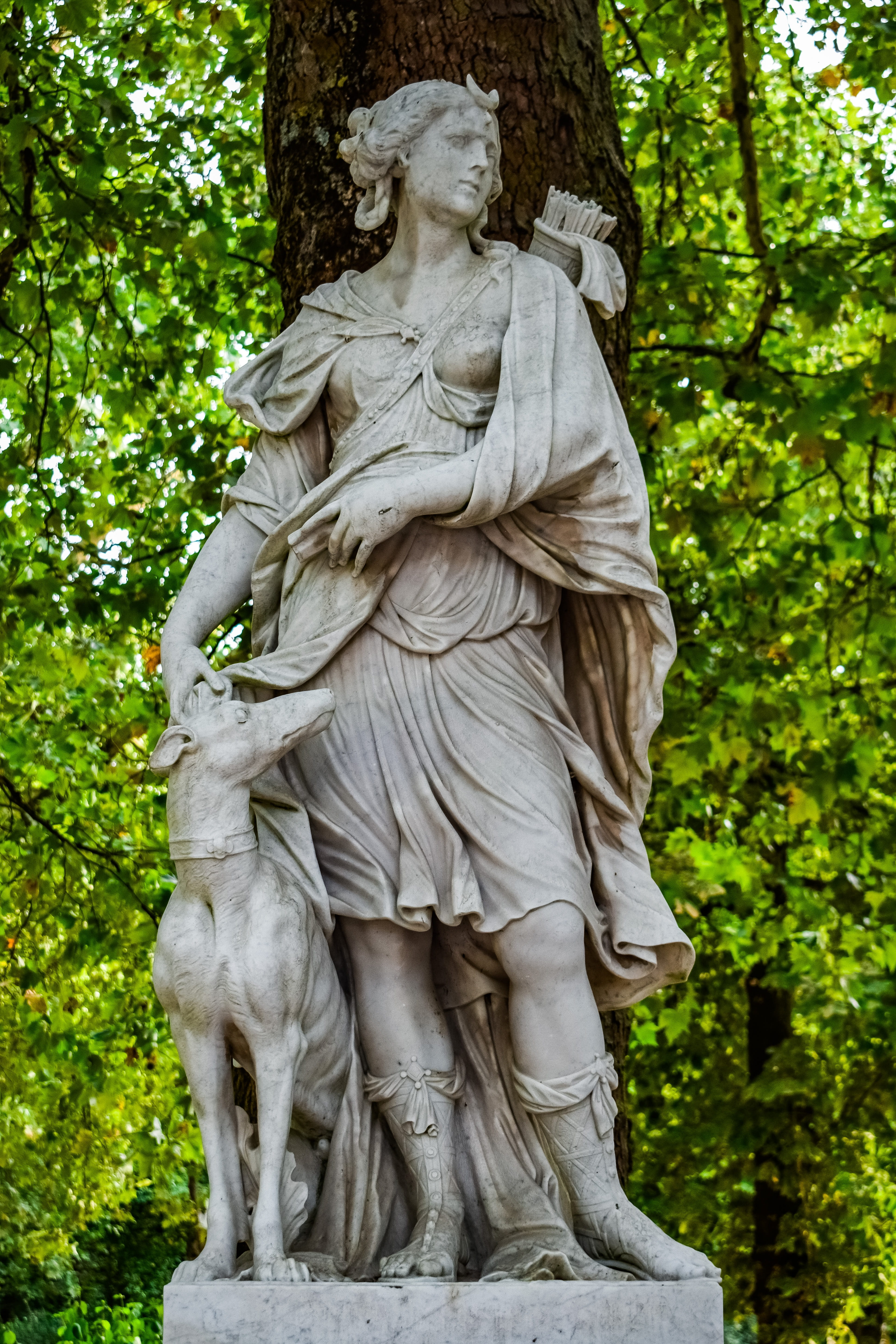no people, male likeness, creativity, tree, statue, brussels, architecture, outdoors, art and craft, belgium, nature, plant, 5K, craft, female likeness, Phone HD Wallpaper