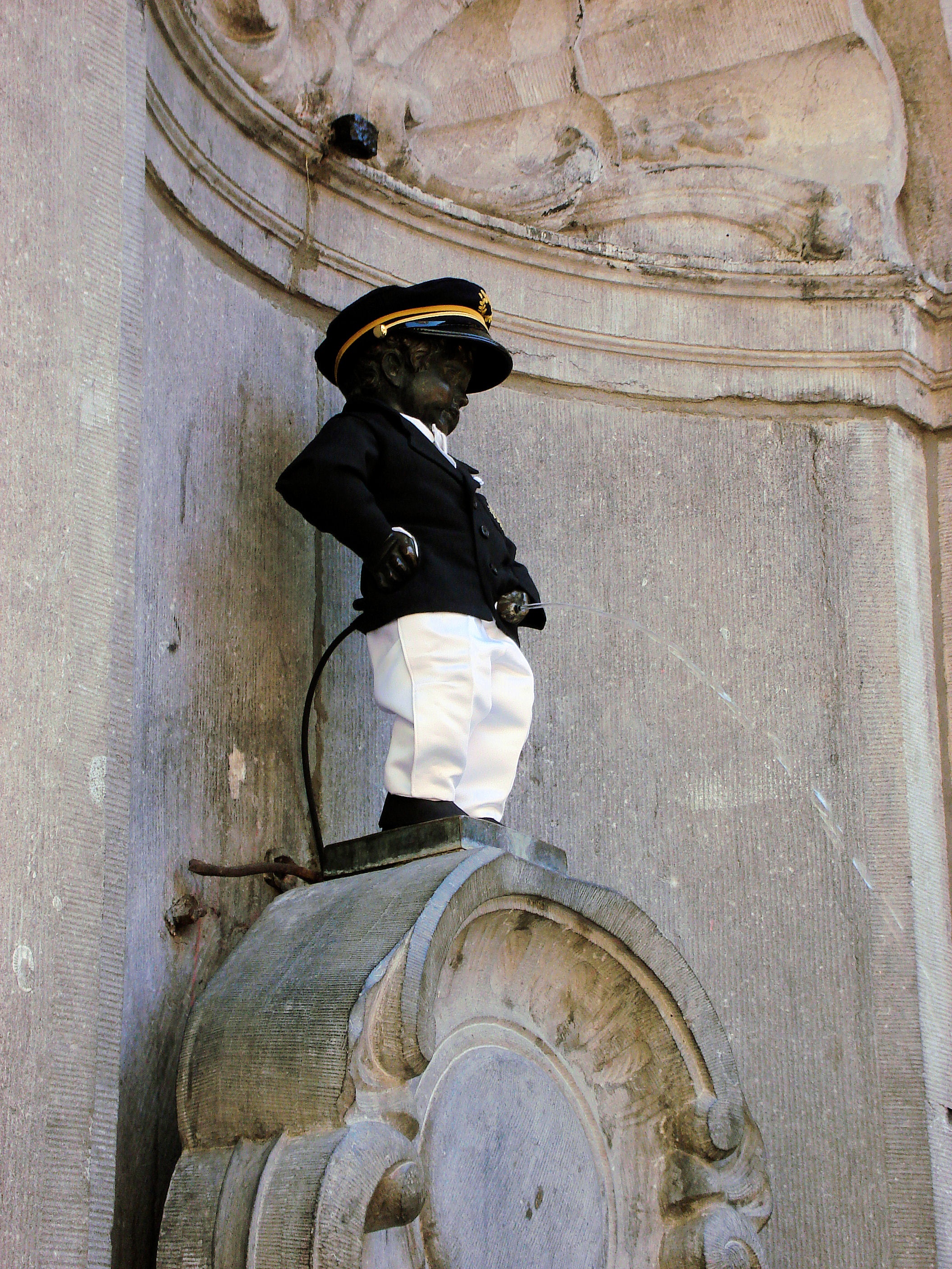 history, 2K, building exterior, wall - building feature, architecture, manneken pis, brussels, human representation, male likeness, statue, day, built structure, Phone HD Wallpaper