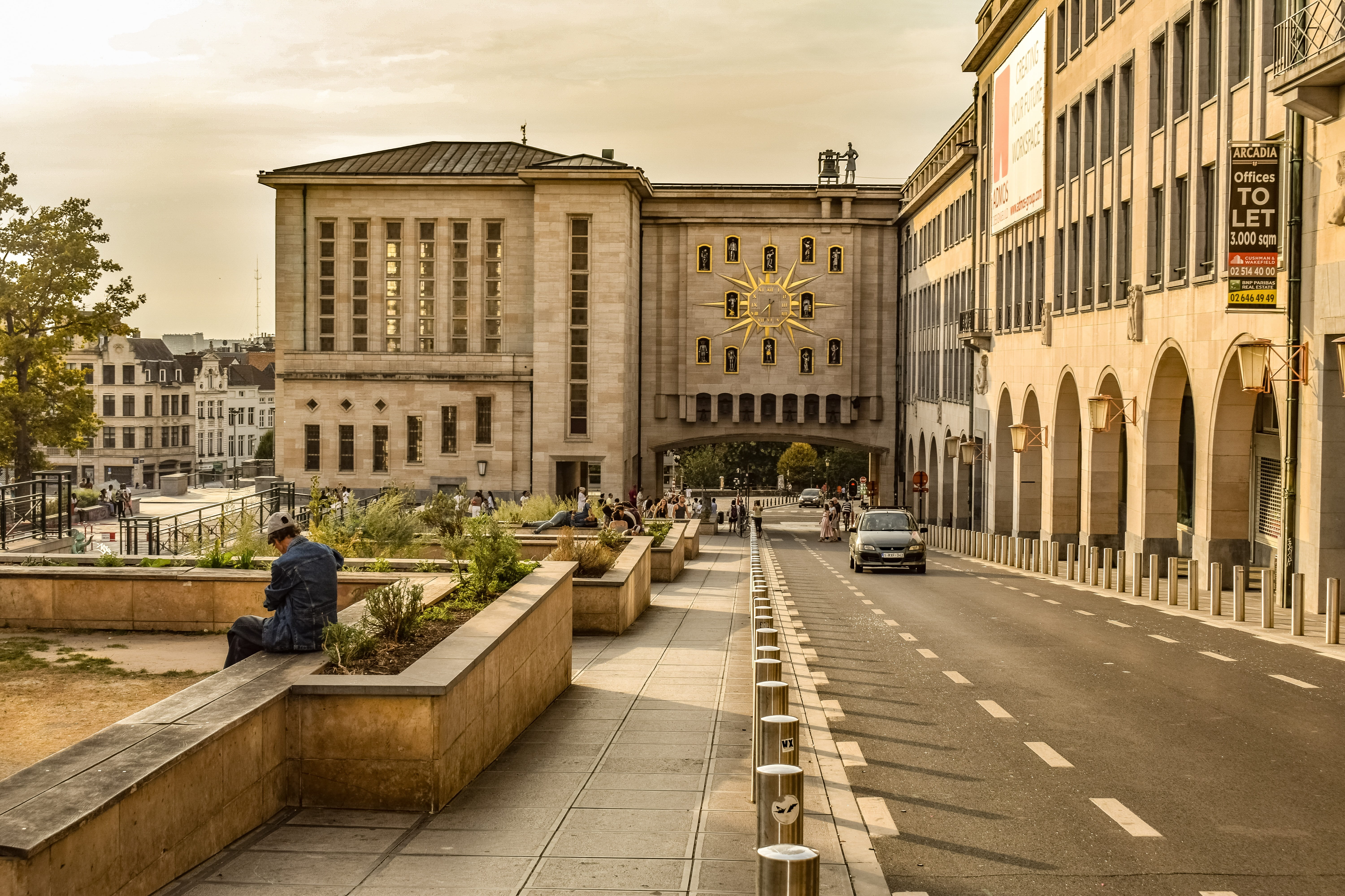 buildings, 5K, real people, car, brussels, mode of transportation, incidental people, city, city life, tourism, street, building exterior, nature, sightseeing, HD Wallpaper