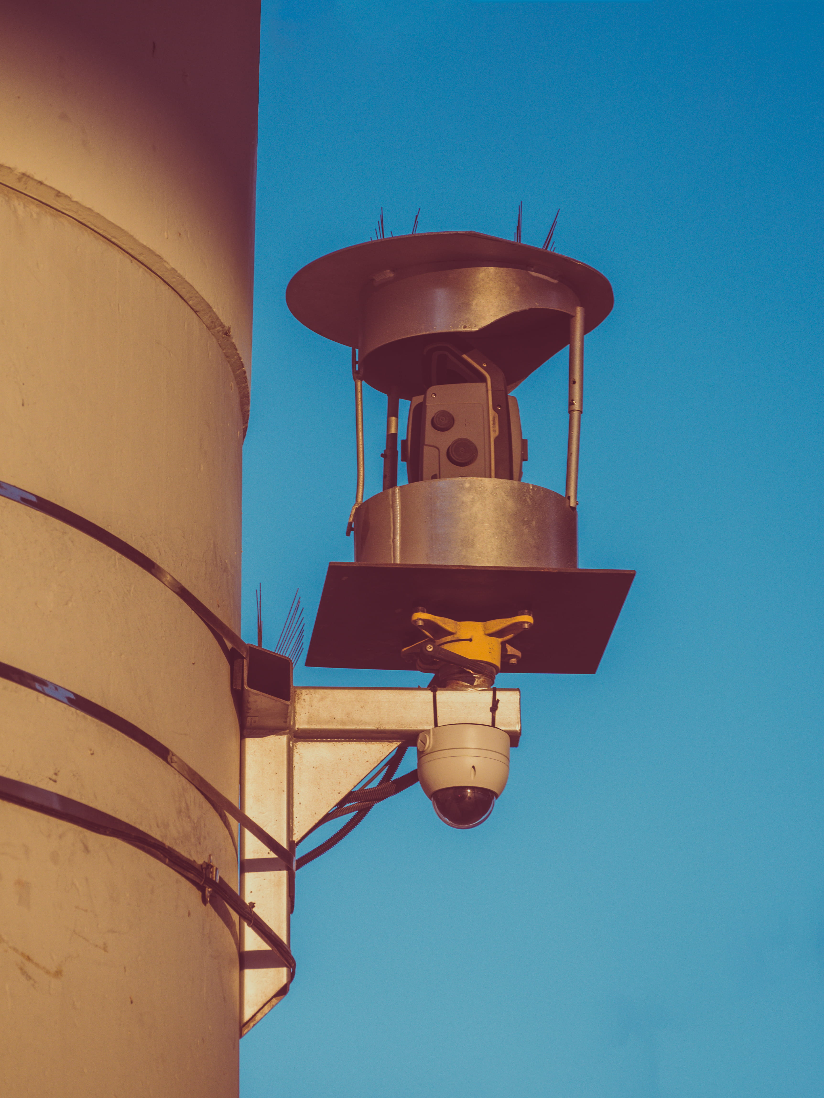 dome, sky, bell tower, beacon, handrail, gray, electric lamp, banister, black, 4K, stainless, lighting equipment, clear sky, outdoors, control tower, building, Phone HD Wallpaper