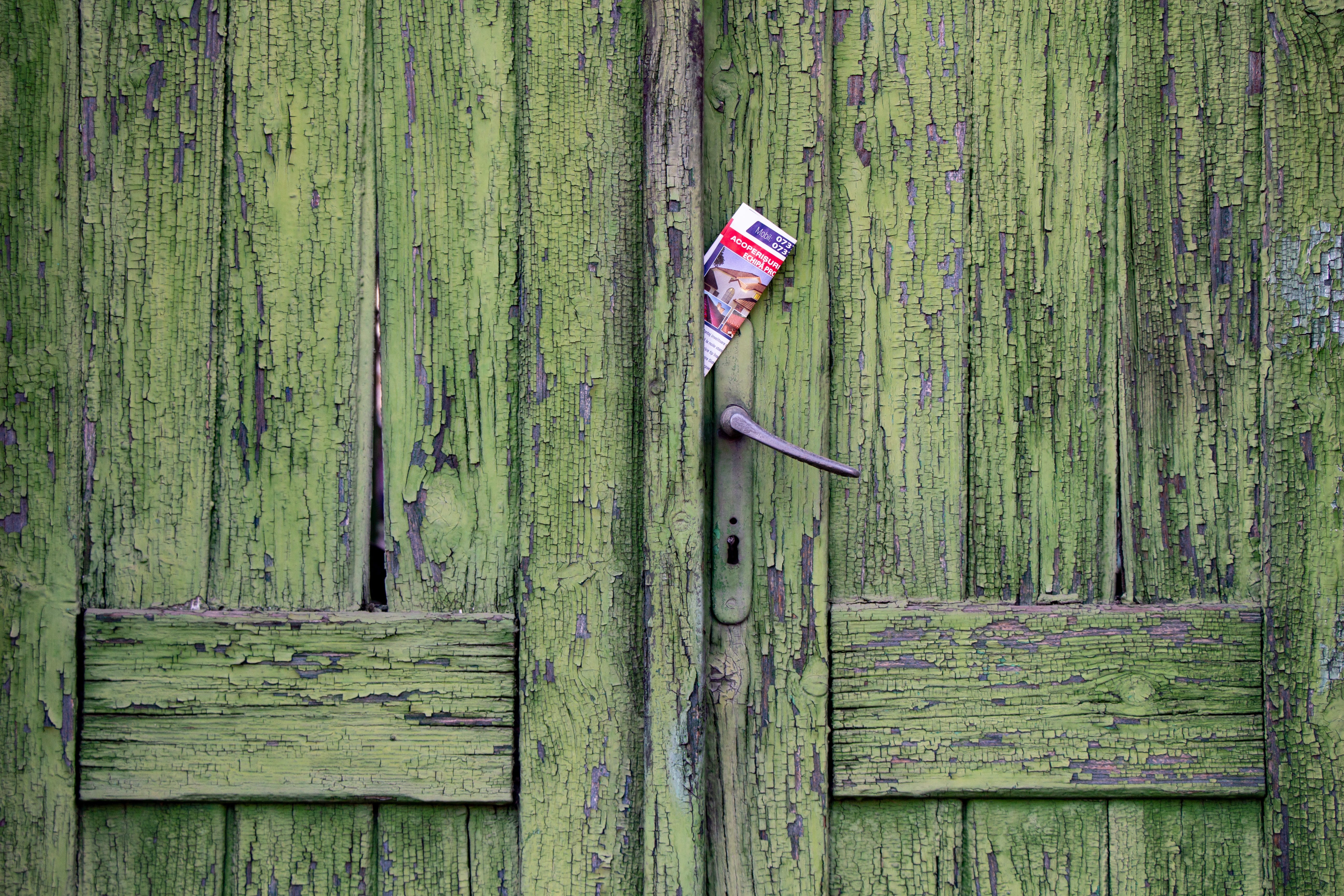 rustic, striped, old, newspaper, vintage door, green, notification, nature, wood - material, trunk, flag, wood, tree trunk, old age, patriotism, news, green color, HD Wallpaper