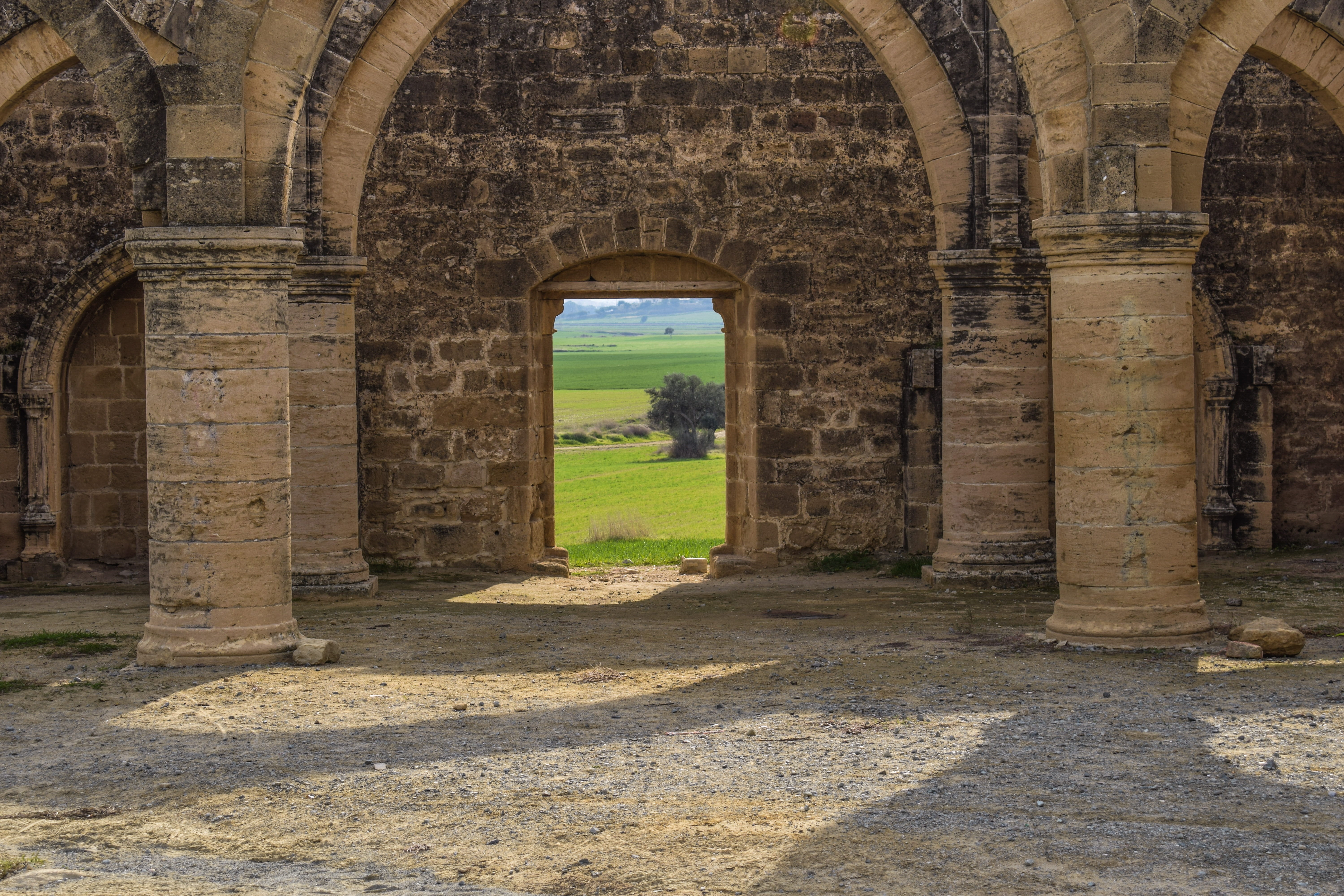 15th century, architecture, travel destinations, outdoors, travel, tourism, damaged, ruins, green, ancient civilization, gothic, abandoned, colonnade, near, HD Wallpaper