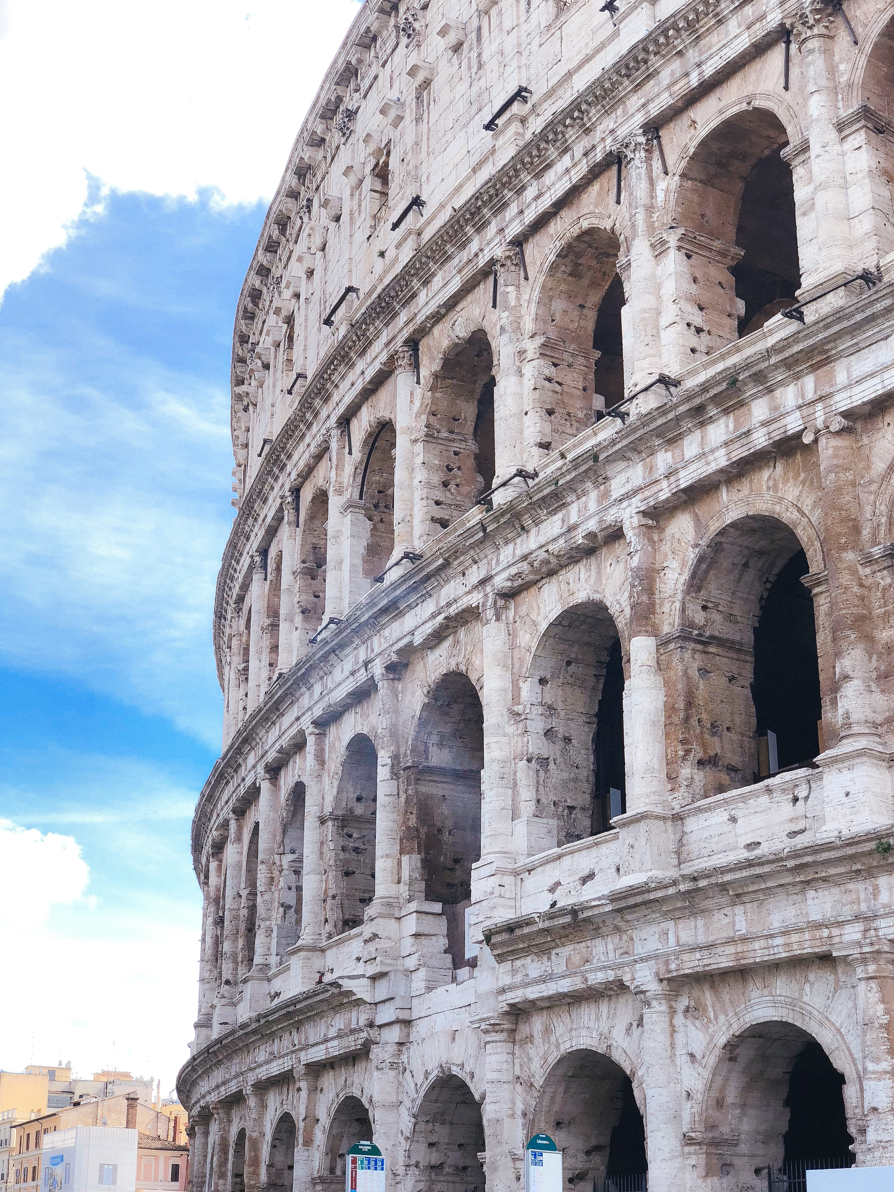 outdoors, low angle view, ancient, italy, ruins, theatre, shotoniphonex, sideview, day, earth, architectural column, sky, roman, gladiator, ancient history, Phone HD Wallpaper