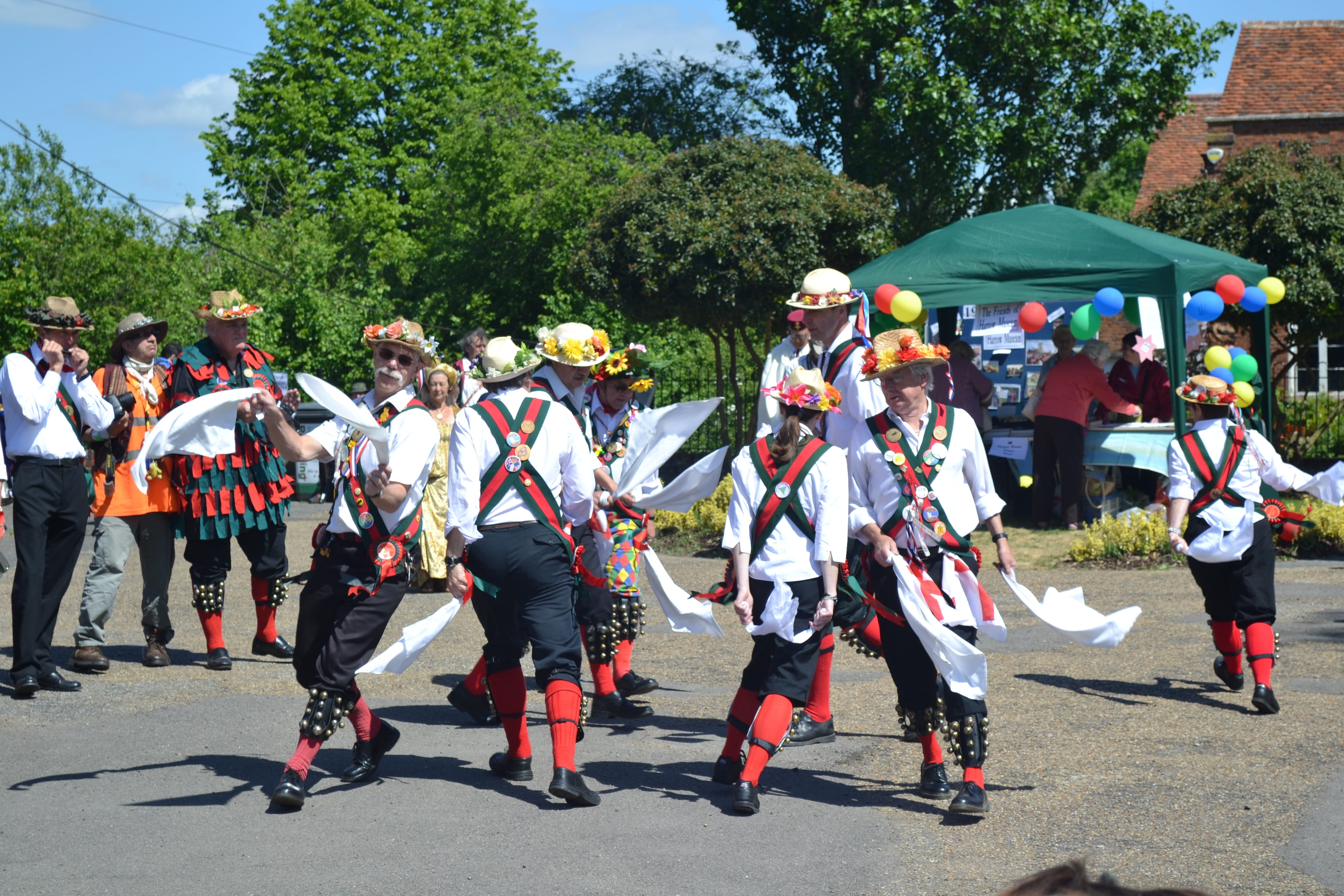 festival, 4K, nature, Dancing, celebration, musician, crowd, uniform, ruislip, mid-15th century, parade, men, street, city, morris, event, group of people, HD Wallpaper