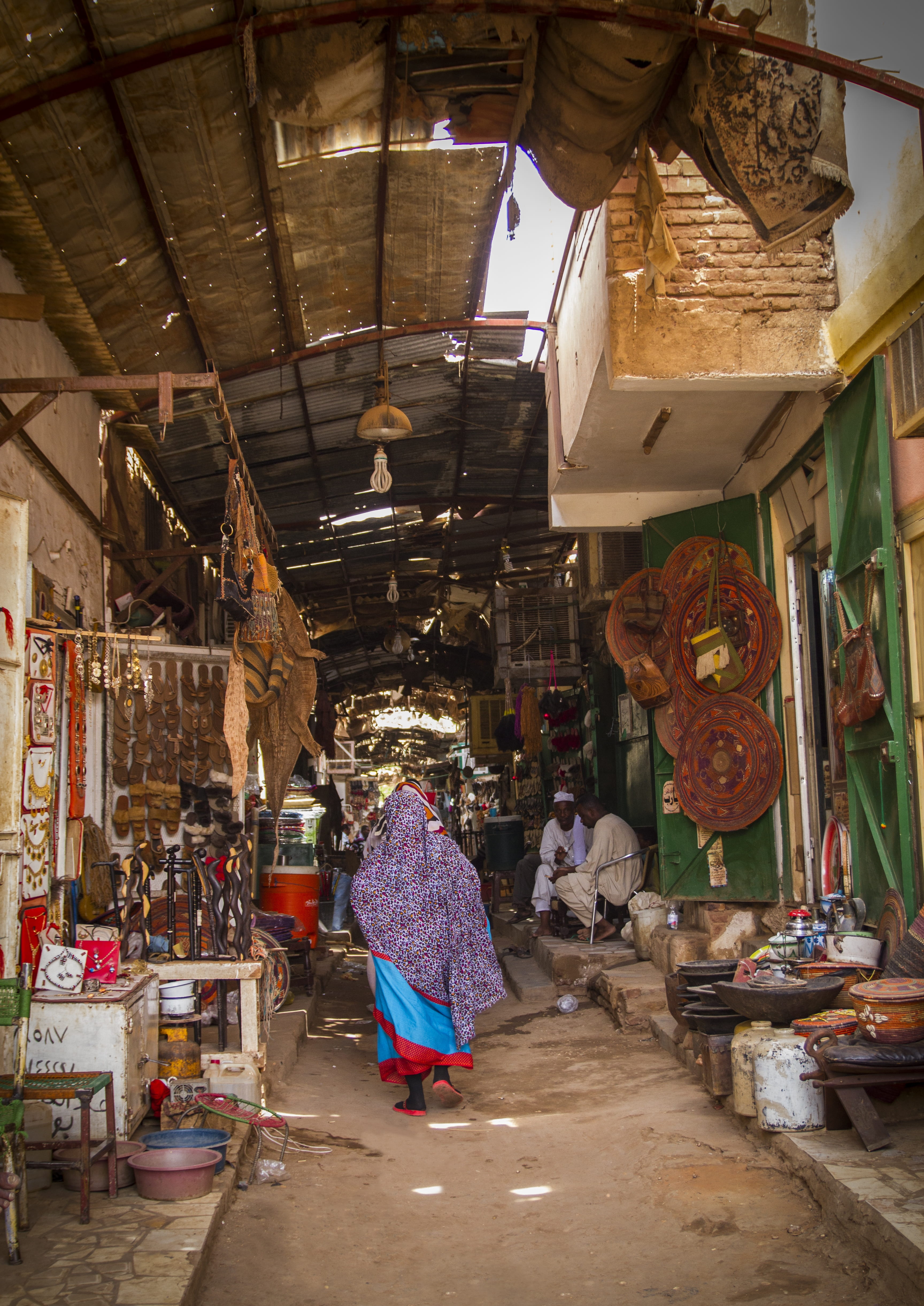 sudanese, incidental people, outdoor, khartoum, black, travel, street, market, people, ceiling, person, variation, capital, street market, business, africa, Phone HD Wallpaper