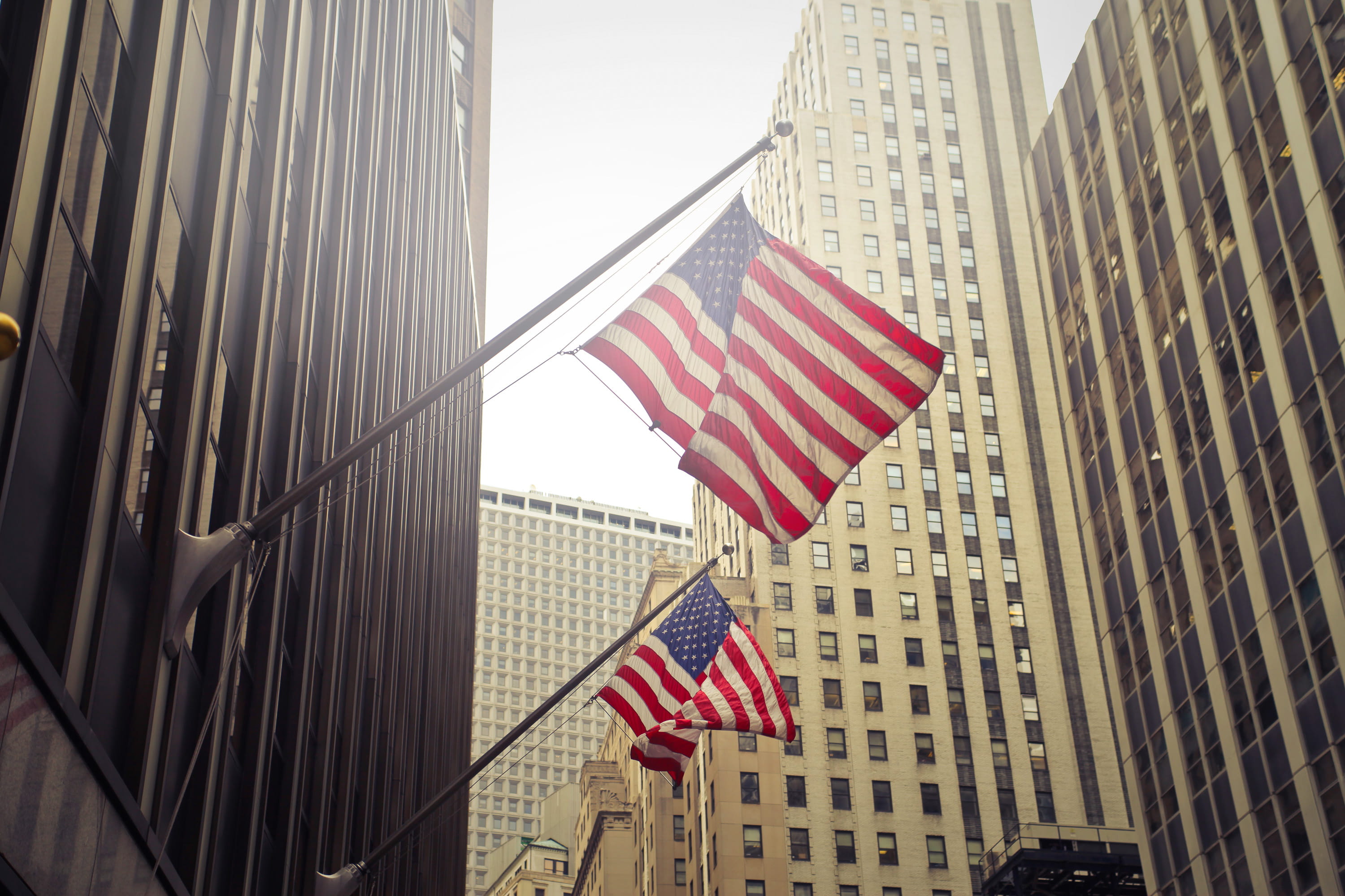 sunlight, street, waving, patriotism, background, united, sky, sunny, city, modern, low angle view, pride, new york, us, day, financial district, symbolism, HD Wallpaper