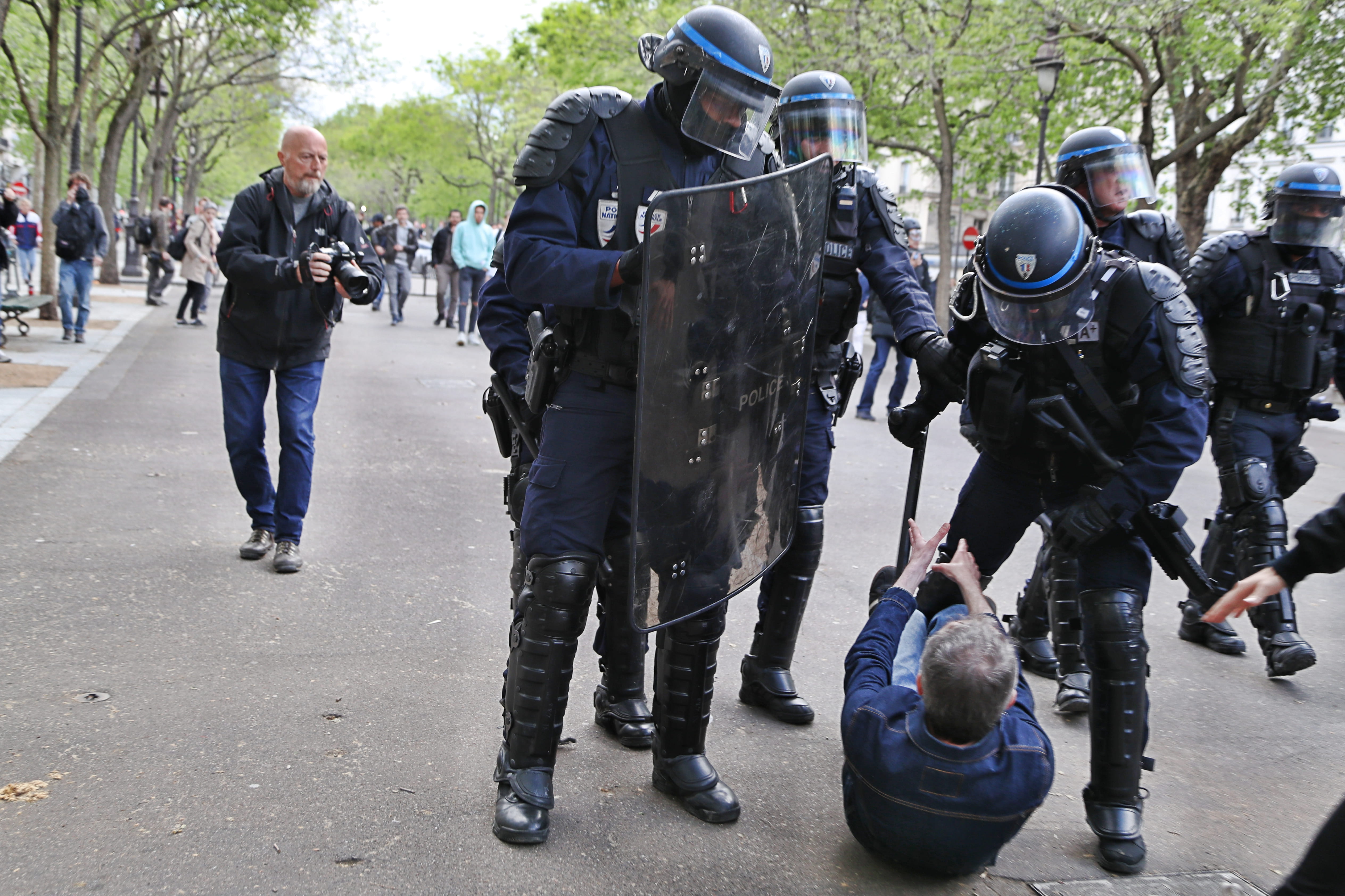 people, police, police force, spring, men, weapon, special forces, documentary, responsibility, safety, military, outdoors, government, city, authority, HD Wallpaper