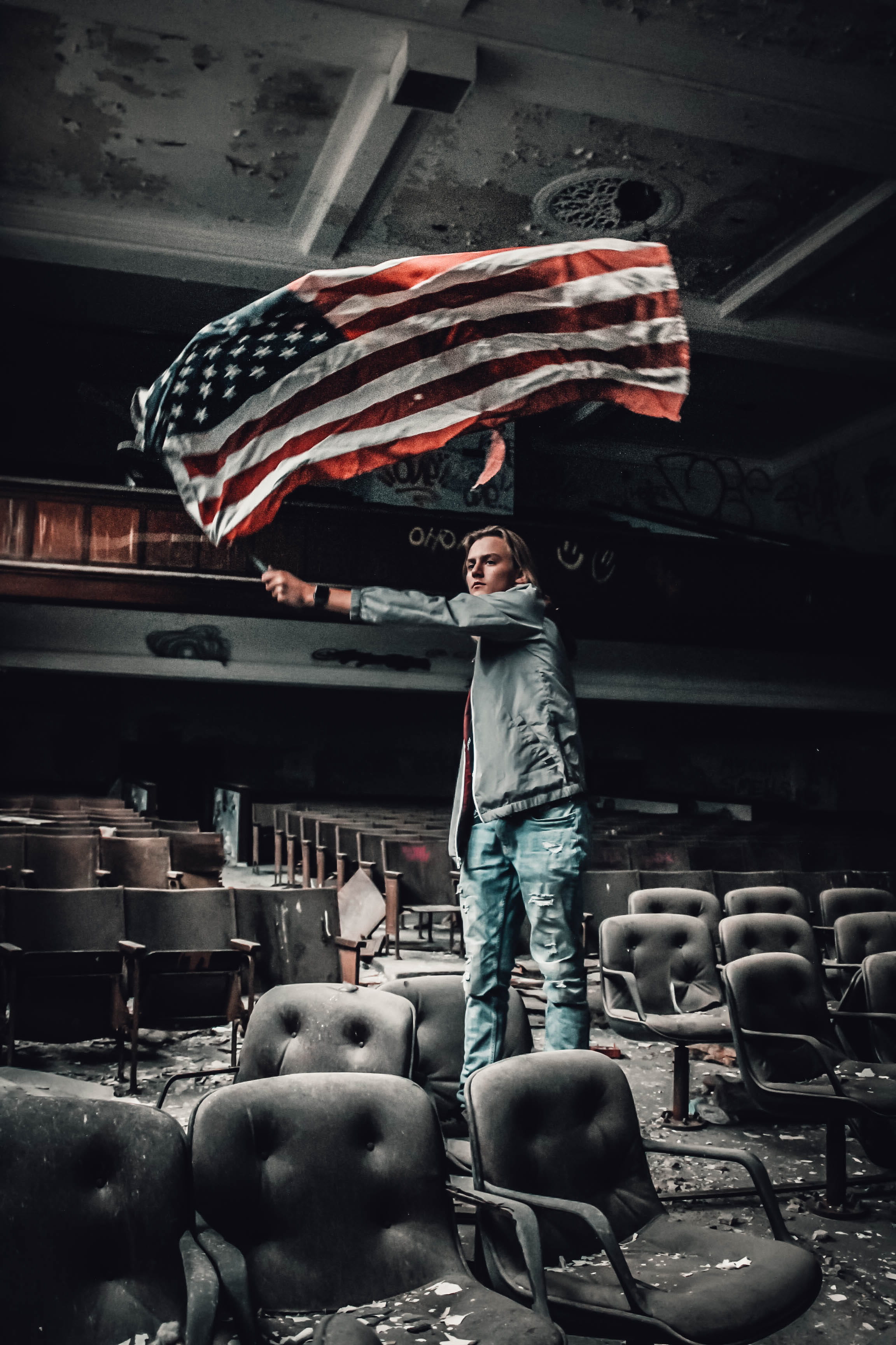 portrait, weathered, fashion, american Culture, men, military, wave, urbex, man, 2K, adult, interior, uSA, abandoned, male, motion, flag, people, empty, Phone HD Wallpaper