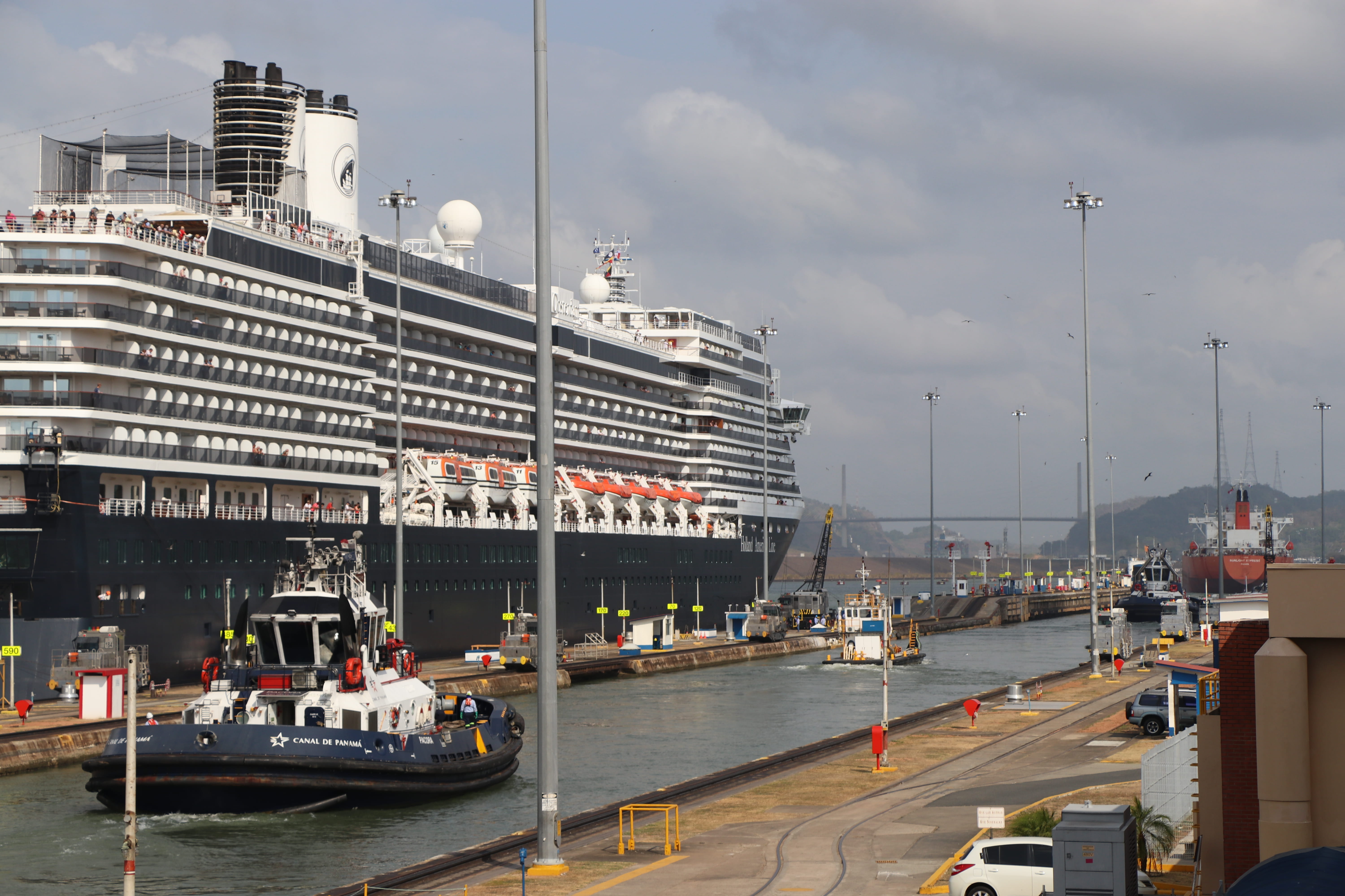 sky, city, motor vehicle, built structure, mode of transportation, land vehicle, ship, nautical vessel, office building exterior, street, road, panama canal, HD Wallpaper