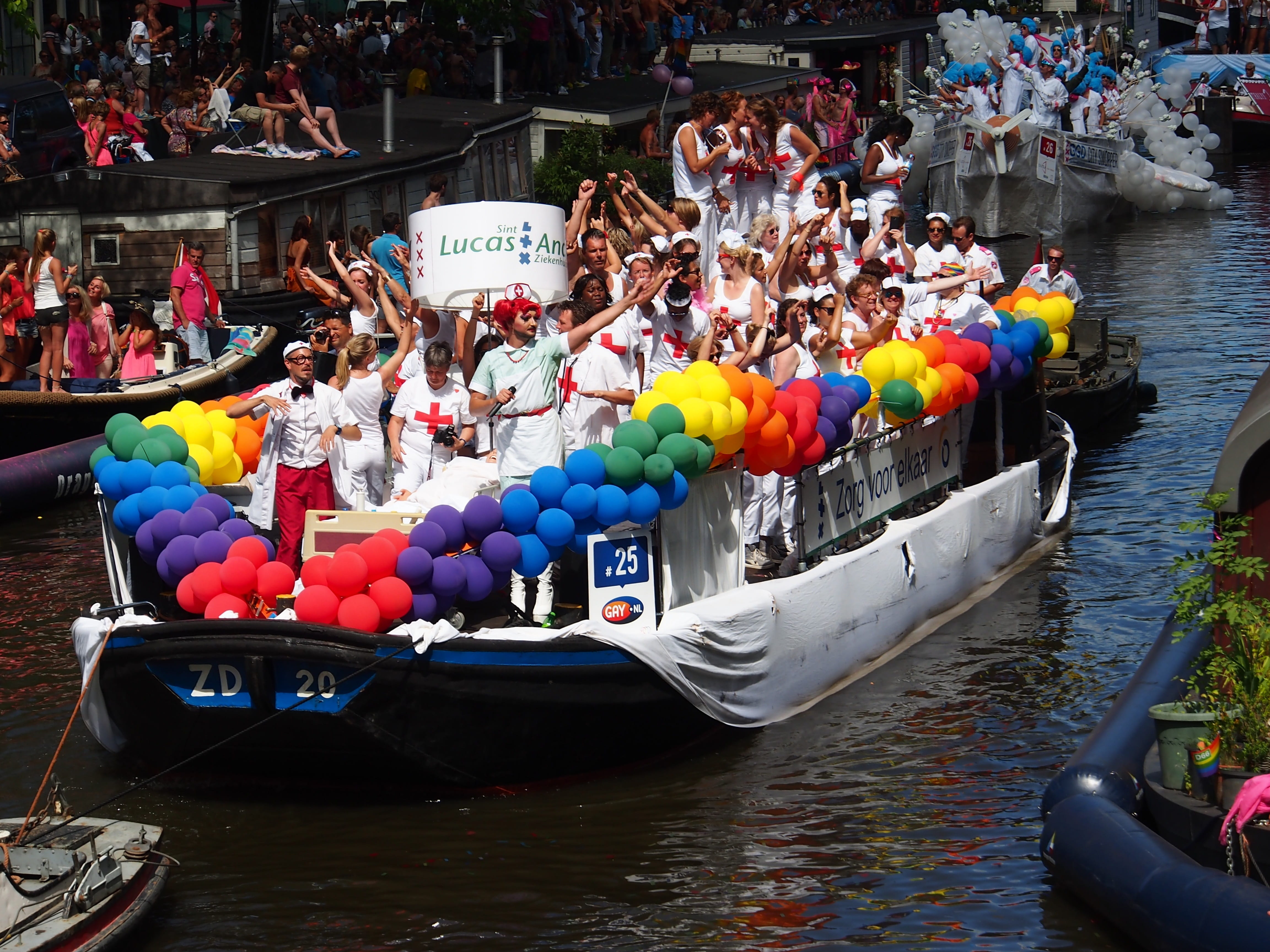 demonstration, water, lifestyle, high angle view, choice, 4K, large group of people, homosexuality, multi colored, group of people, prinsengracht, netherlands, HD Wallpaper