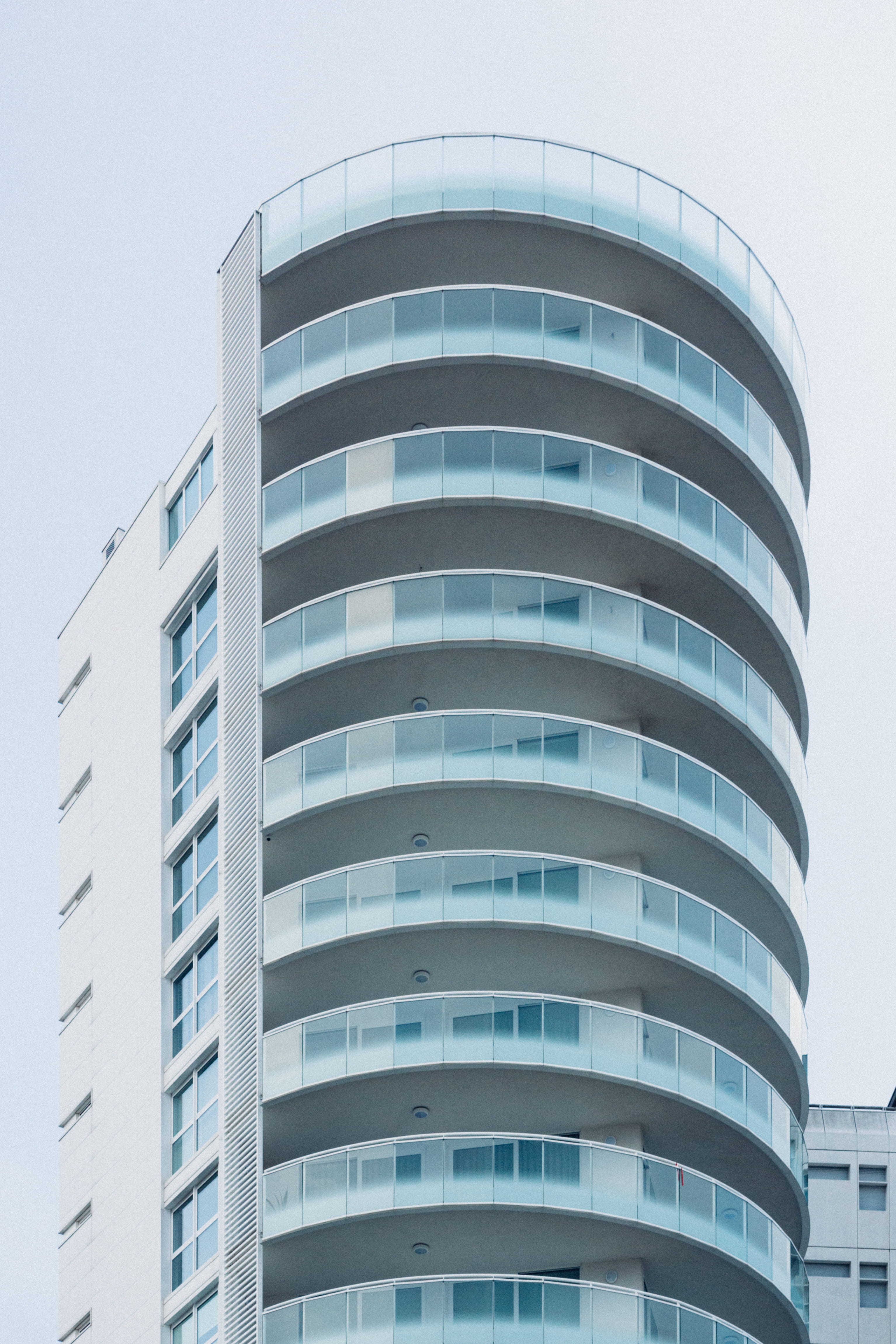 residential district, modern building, apartment, rail, stairs, architetcure, low angle view, no people, sky, outdoors, white, high, architecture, flat, Phone HD Wallpaper