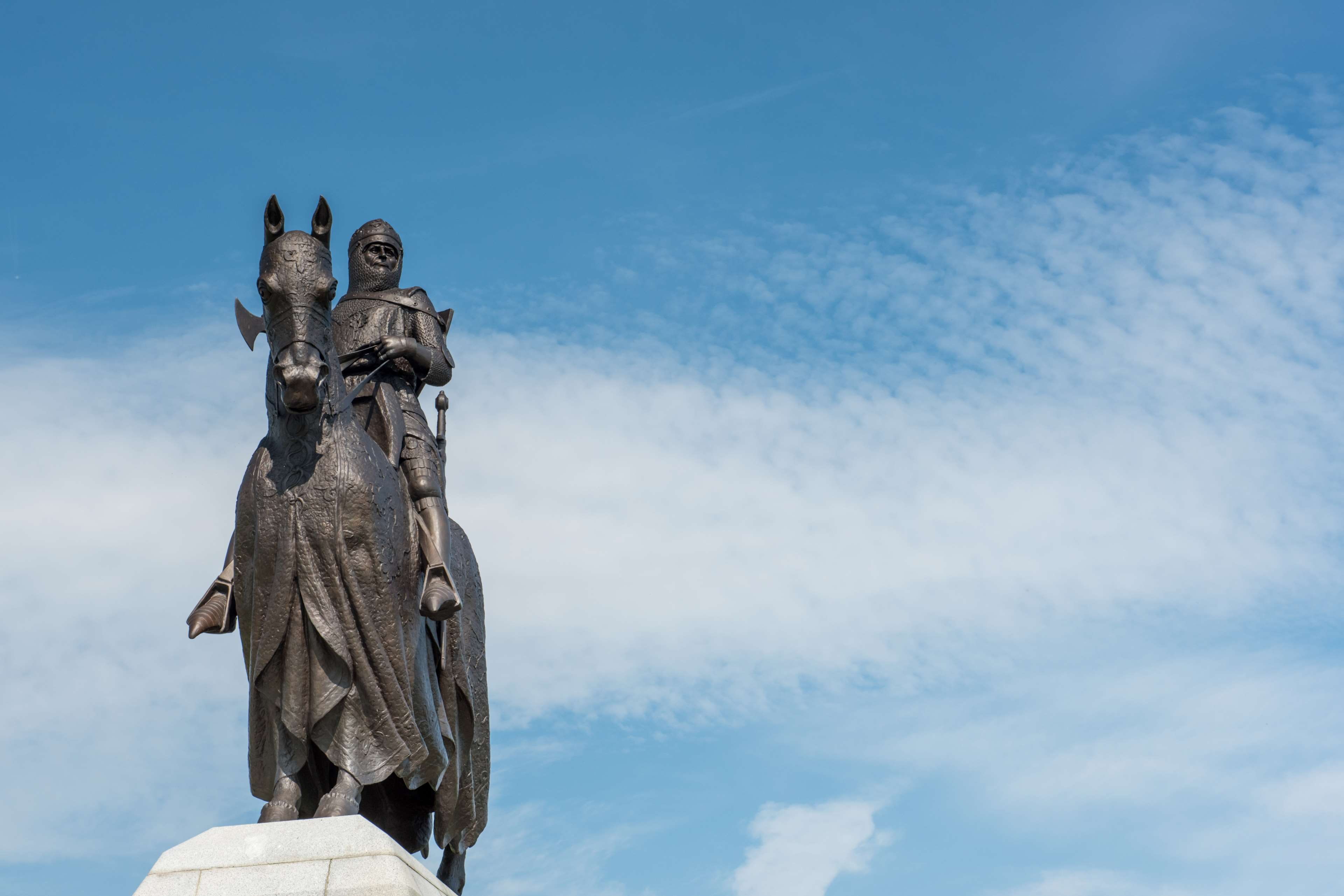 cloud - sky, history, robert the bruce king of scots, statue, places of interest, battle, powerful, sky, stirling, religion, no people, 4K, craft, national treasure, HD Wallpaper