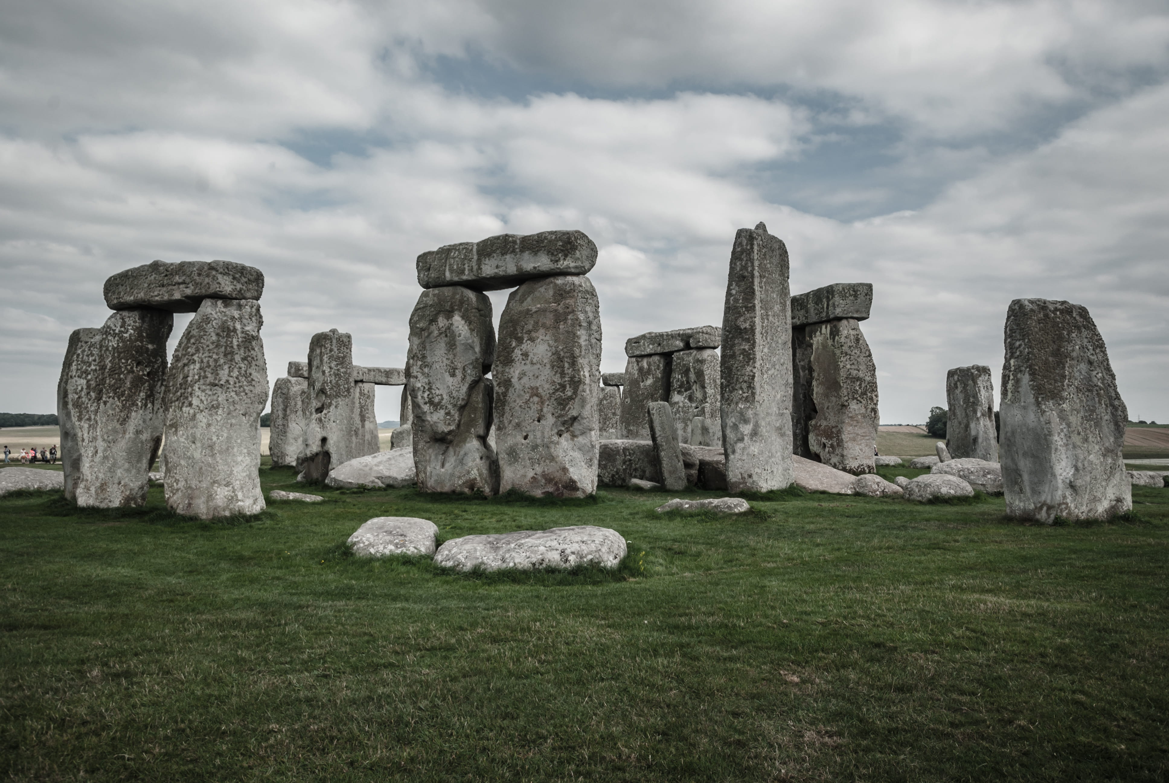daylight, cloud - sky, historic, day, no people, dramatic sky, outdoors, megalith, field, stonehenge, memorial, photo, architecture, cemetery, travel destinations, HD Wallpaper