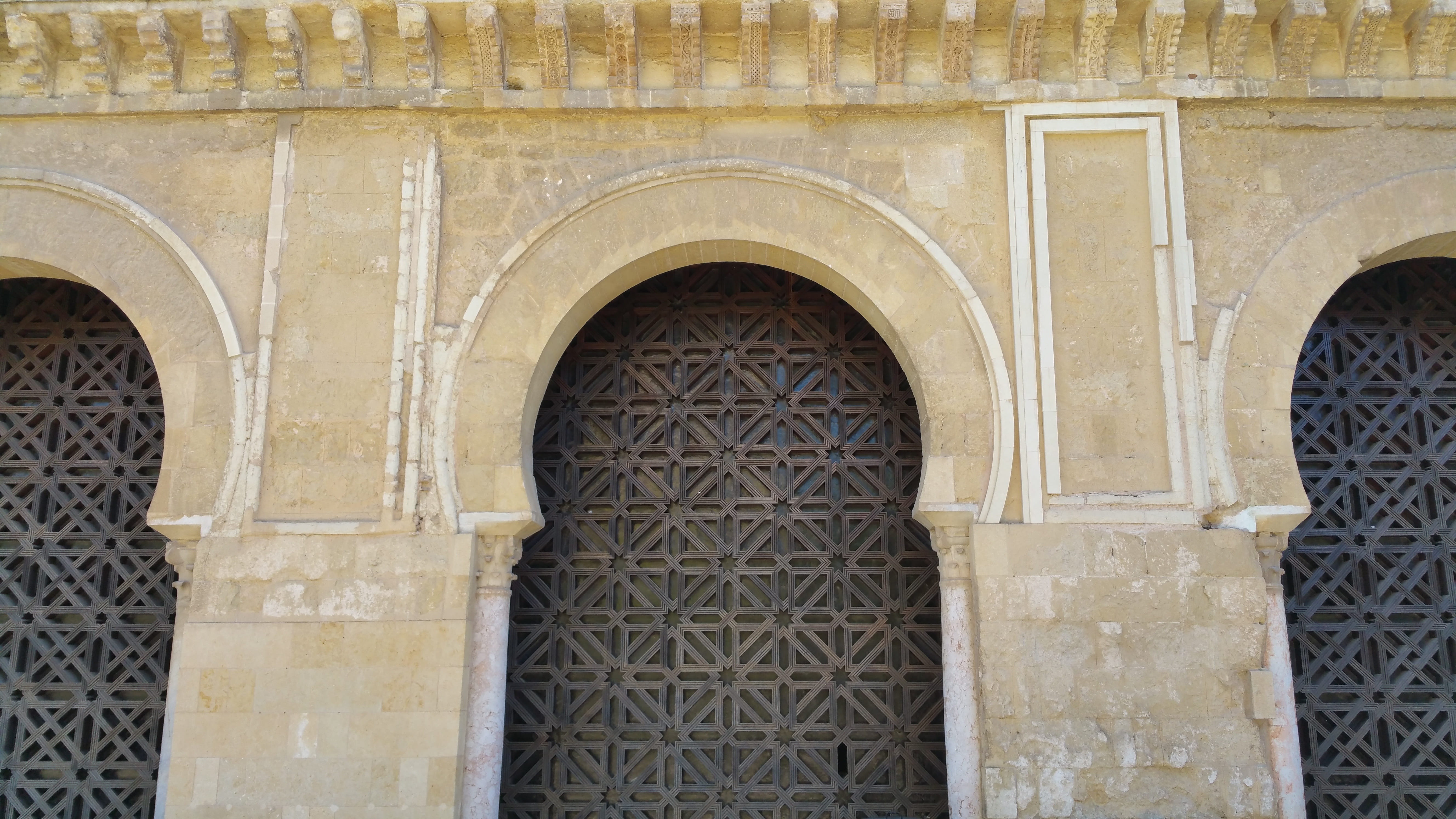 córdoba, travel destinations, mezquita, arch, history, cordoba, ornate, building exterior, 5K, moorish, outdoors, great mosque of córdoba, art and craft, HD Wallpaper