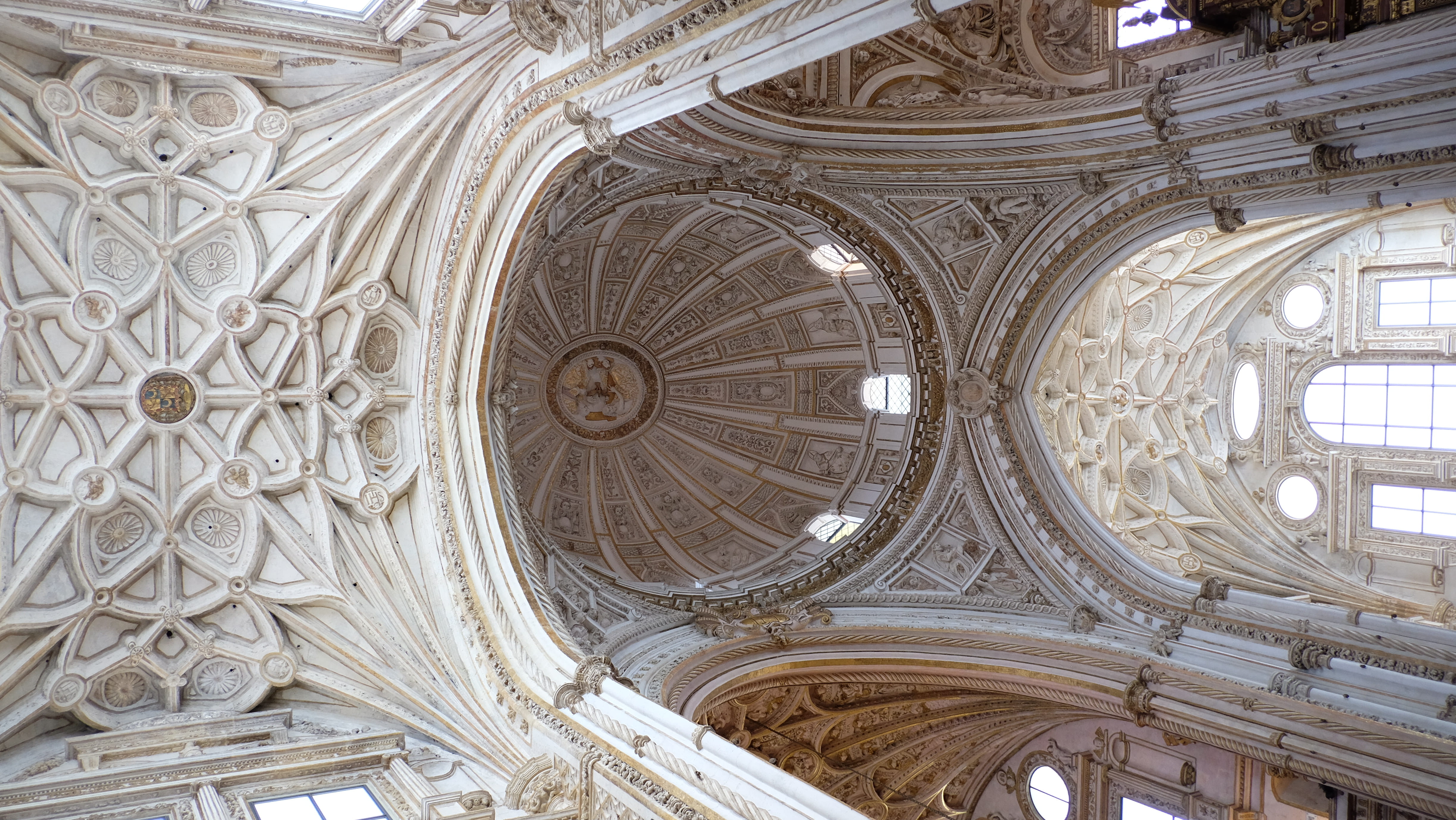 gothic style, ceiling, ornamental, architecture, córdoba, directly below, mosque, cordoba, built structure, belief, indoors, architecture and art, building, HD Wallpaper
