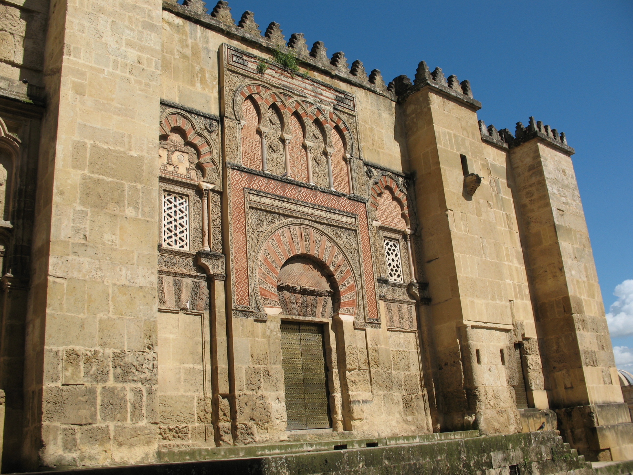 ancient, minaret, muslim art, famous Place, facade, low angle view, building exterior, the past, islam, cordoba, belief, spain, outdoors, no people, built structure, HD Wallpaper