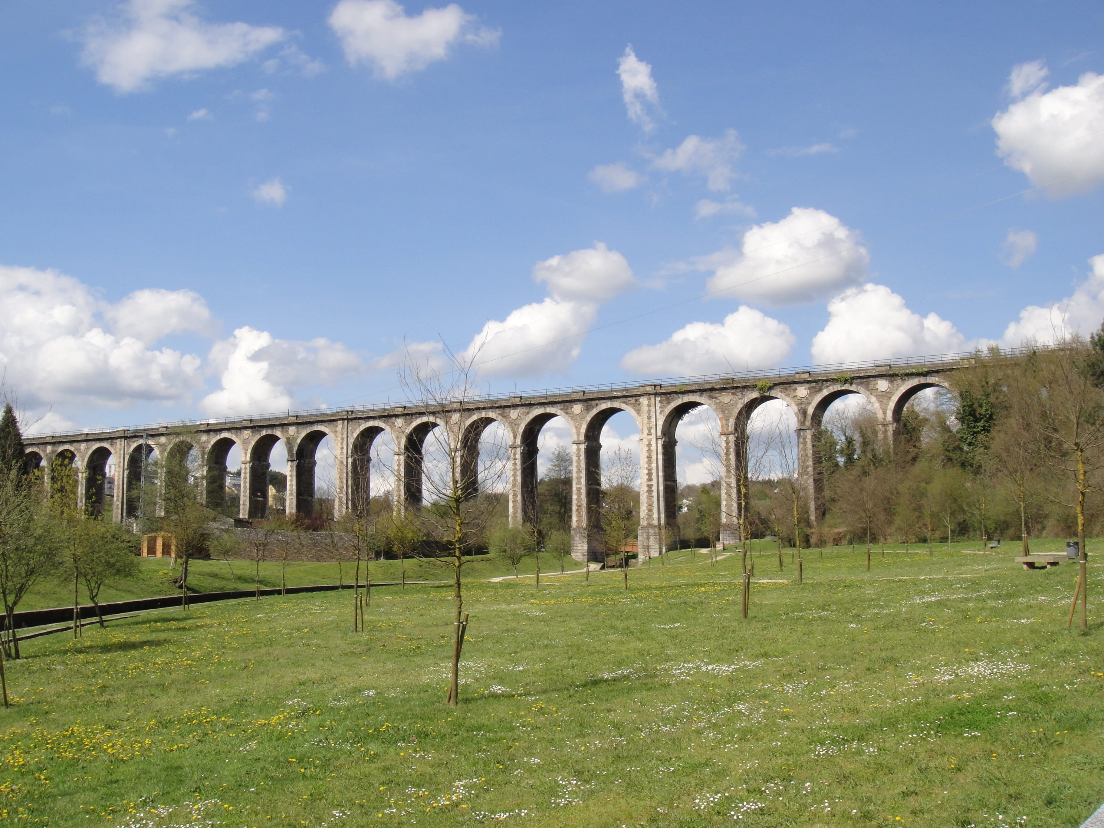 outdoors, field, growth, roman bridge, plant, architecture, Da, landscape, built structure, nature, Chanca, connection, grass, arch bridge, bridge, 2K, HD Wallpaper