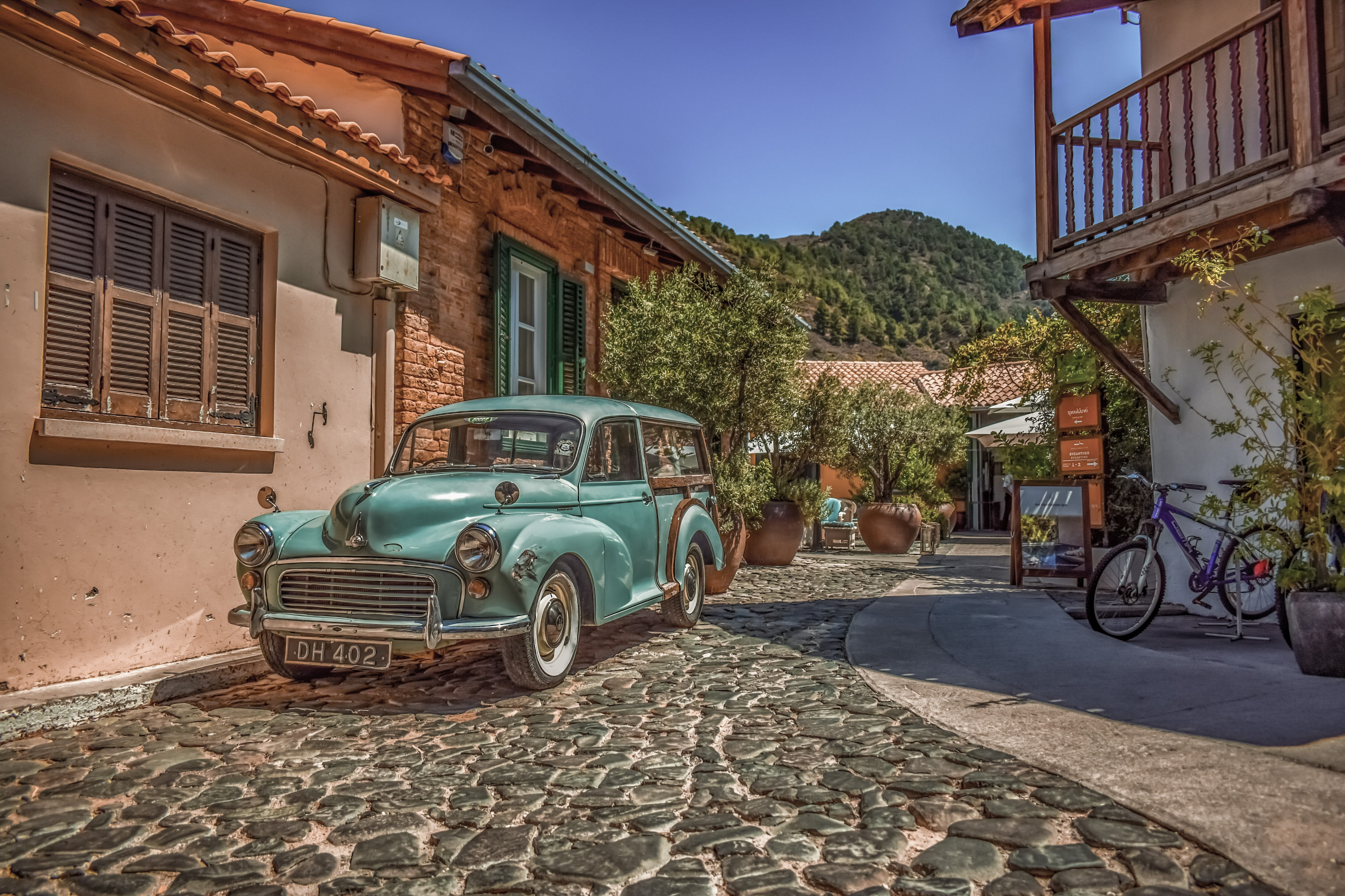 no people, 5K, traditional, day, car, kalopanayiotis, land vehicle, built structure, house, city, retro, cyprus, luxury, retro styled, outdoors, transportation, HD Wallpaper