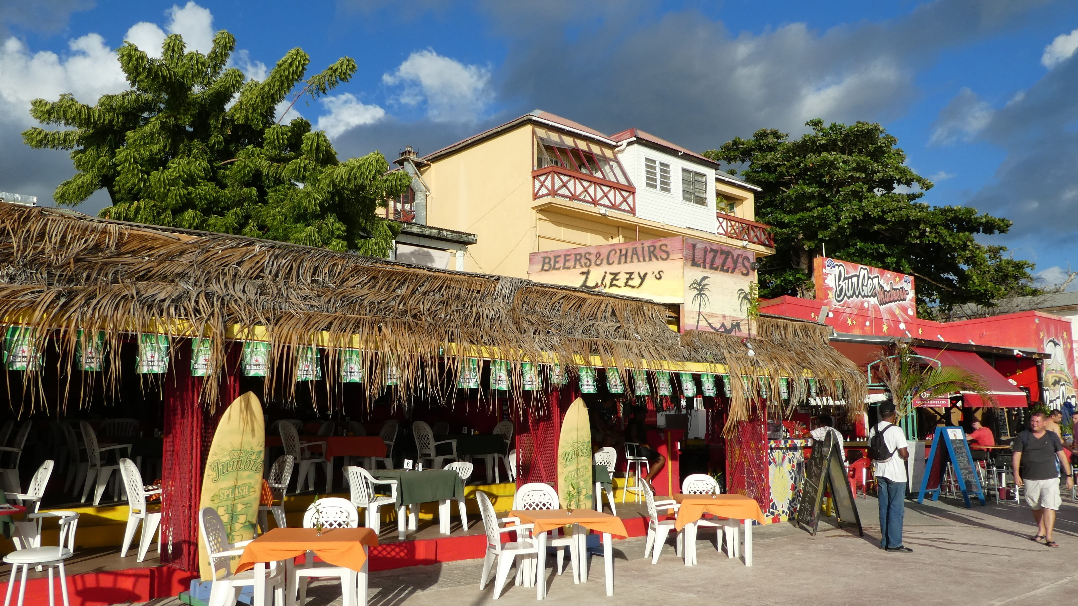 sky, restaurant, built structure, beach, outdoors, clouds, architecture, real people, cafe, st maarten, 4K, philipsburg, food and drink, tree, seat, day, HD Wallpaper