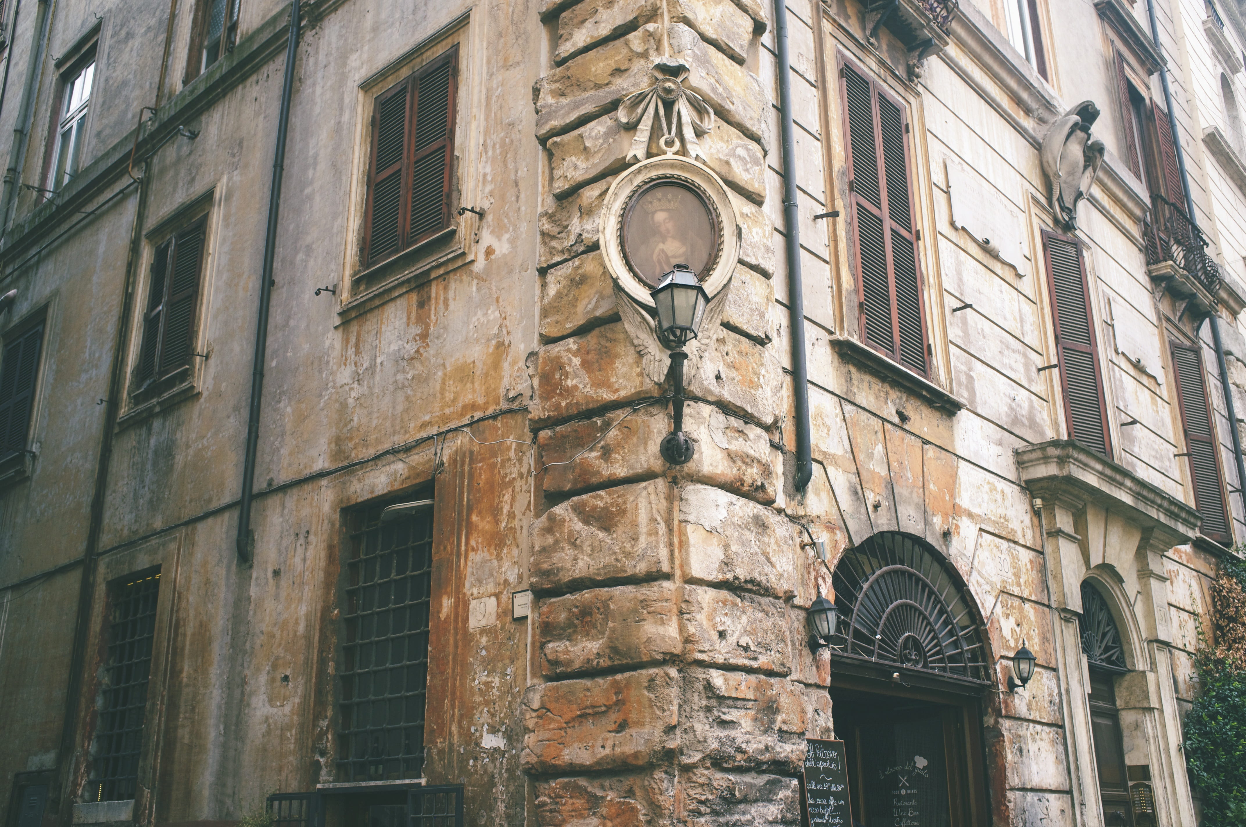 day, traditional, daytime, ancient, building exterior, italy, glass - material, facade, arch, stone, low angle view, no people, residential district, european, HD Wallpaper