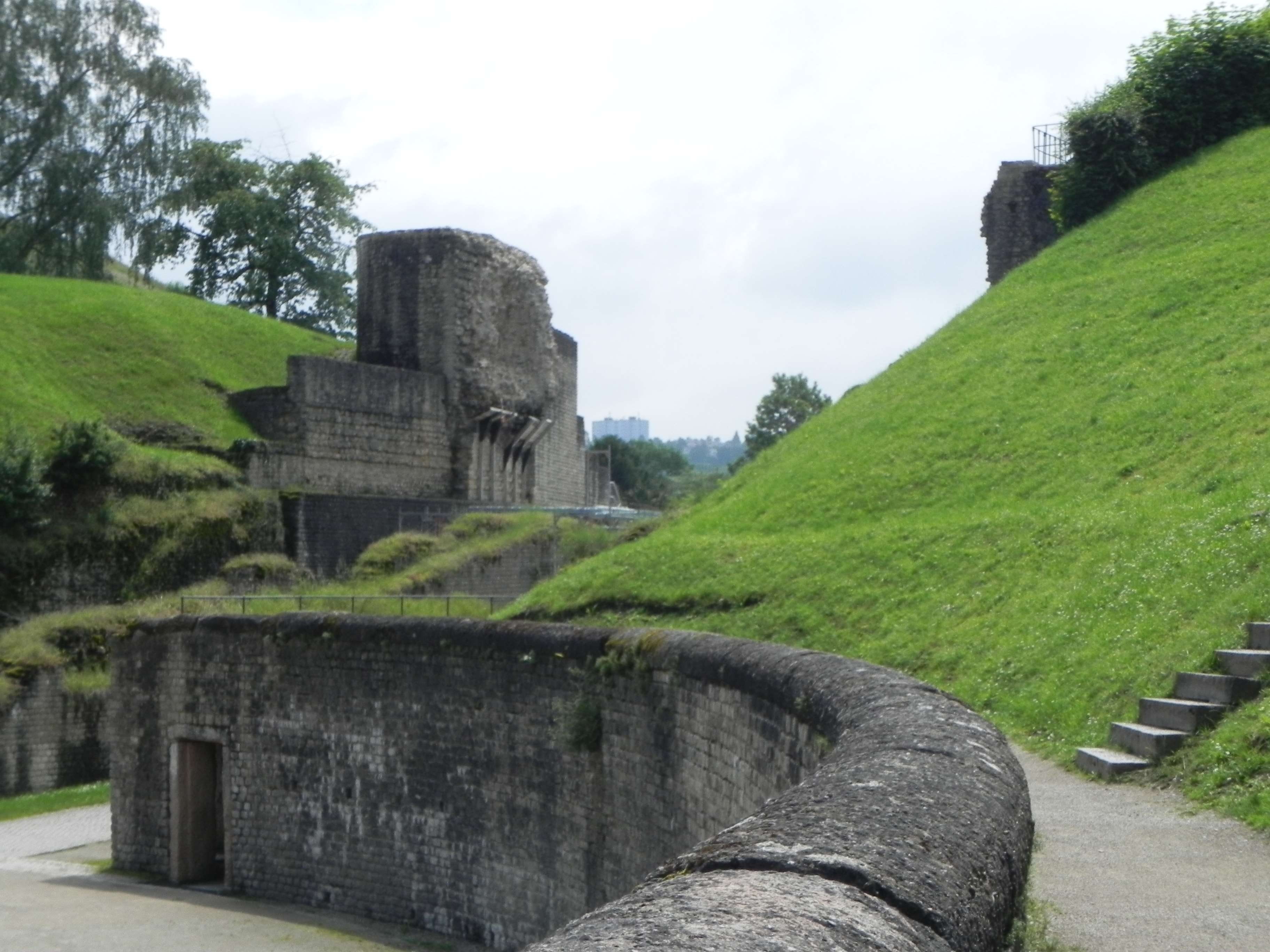 nature, building exterior, travel, ancient, sky, architecture, plant, no people, tree, grass, ruined, trier, travel destinations, old, ancient civilization, HD Wallpaper