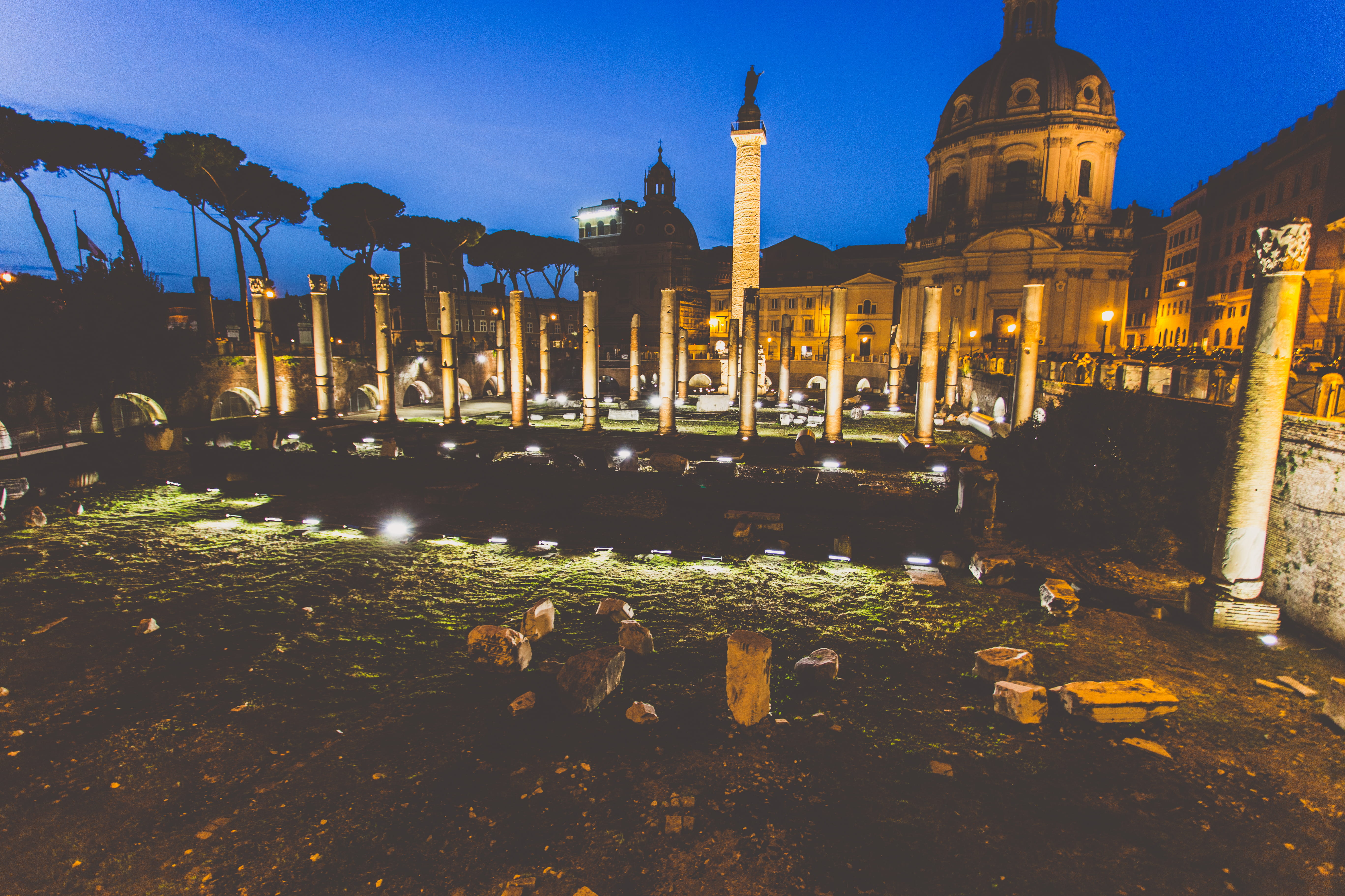 5K, place of worship, night photography, reflection, tourism, no people, nature, built structure, religion, city, monument, government, illuminated, italia, HD Wallpaper