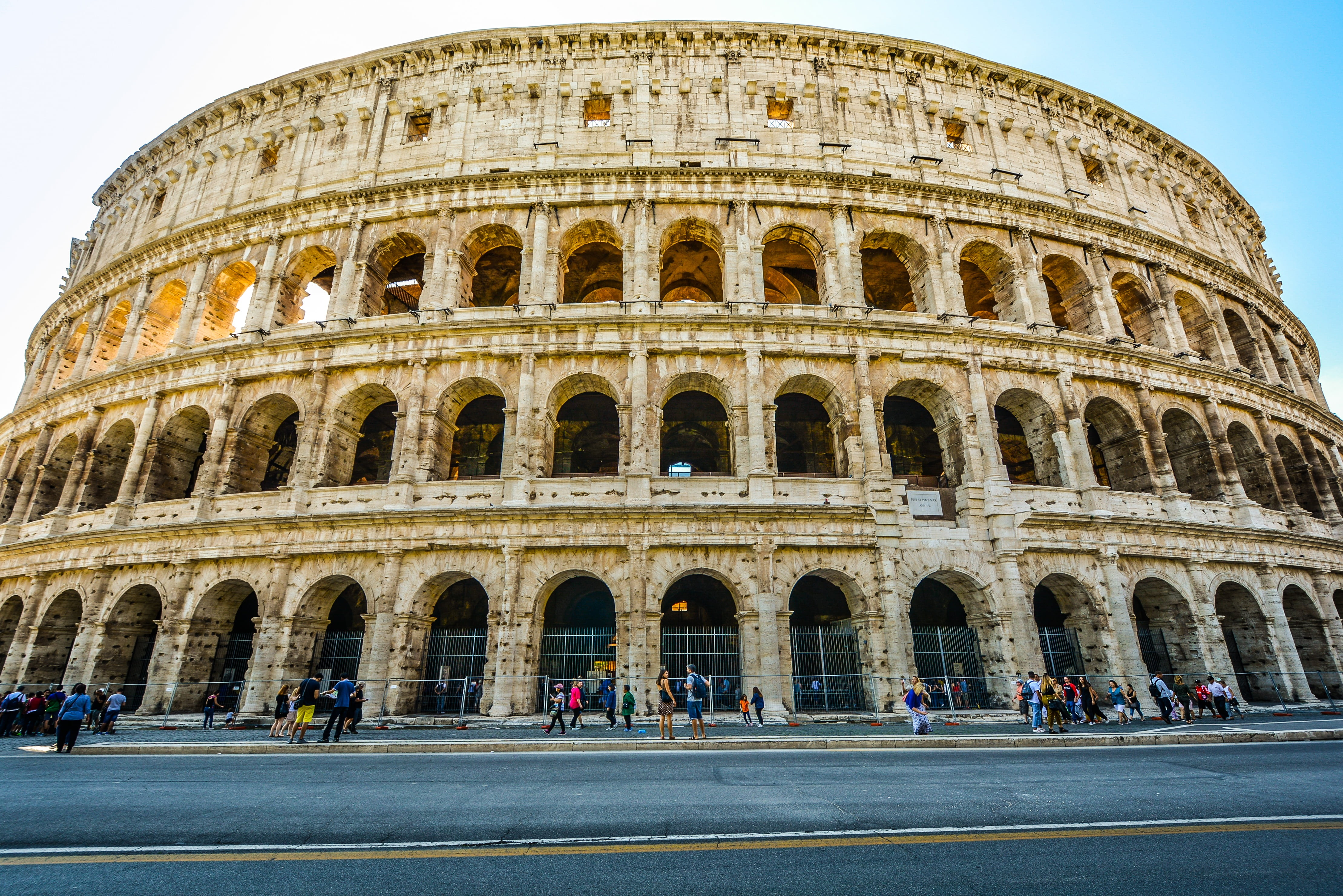 arch, travel, ancient, tourism, the past, roman, group of people, building exterior, old ruin, built structure, sky, italian, men, historic, travel destinations, HD Wallpaper