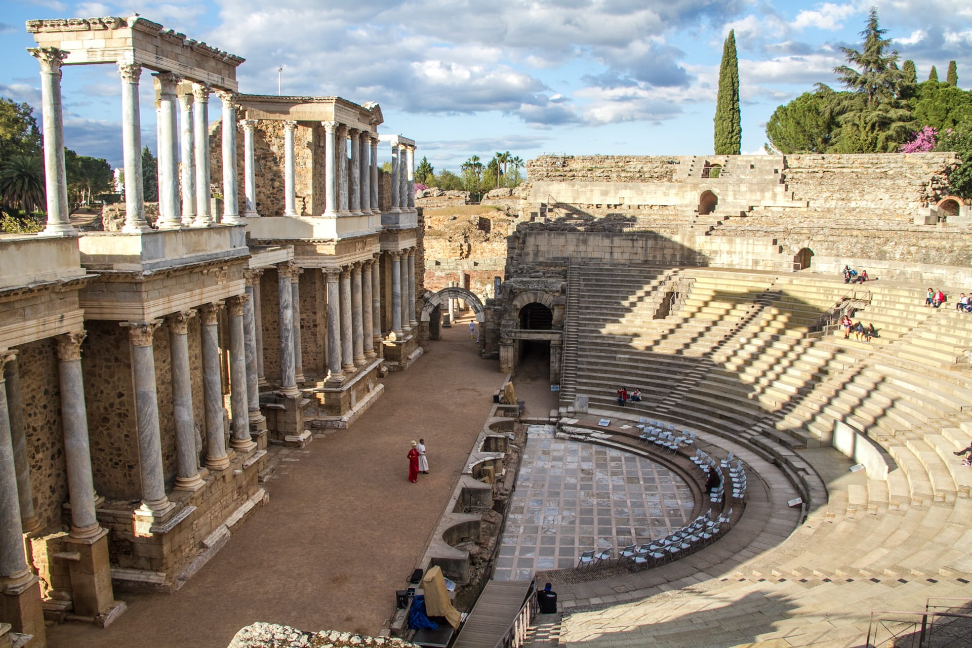 high angle view, incidental people, badajoz, hispania roma, theatre, culture, built structure, architectural column, nature, real people, city, history, HD Wallpaper