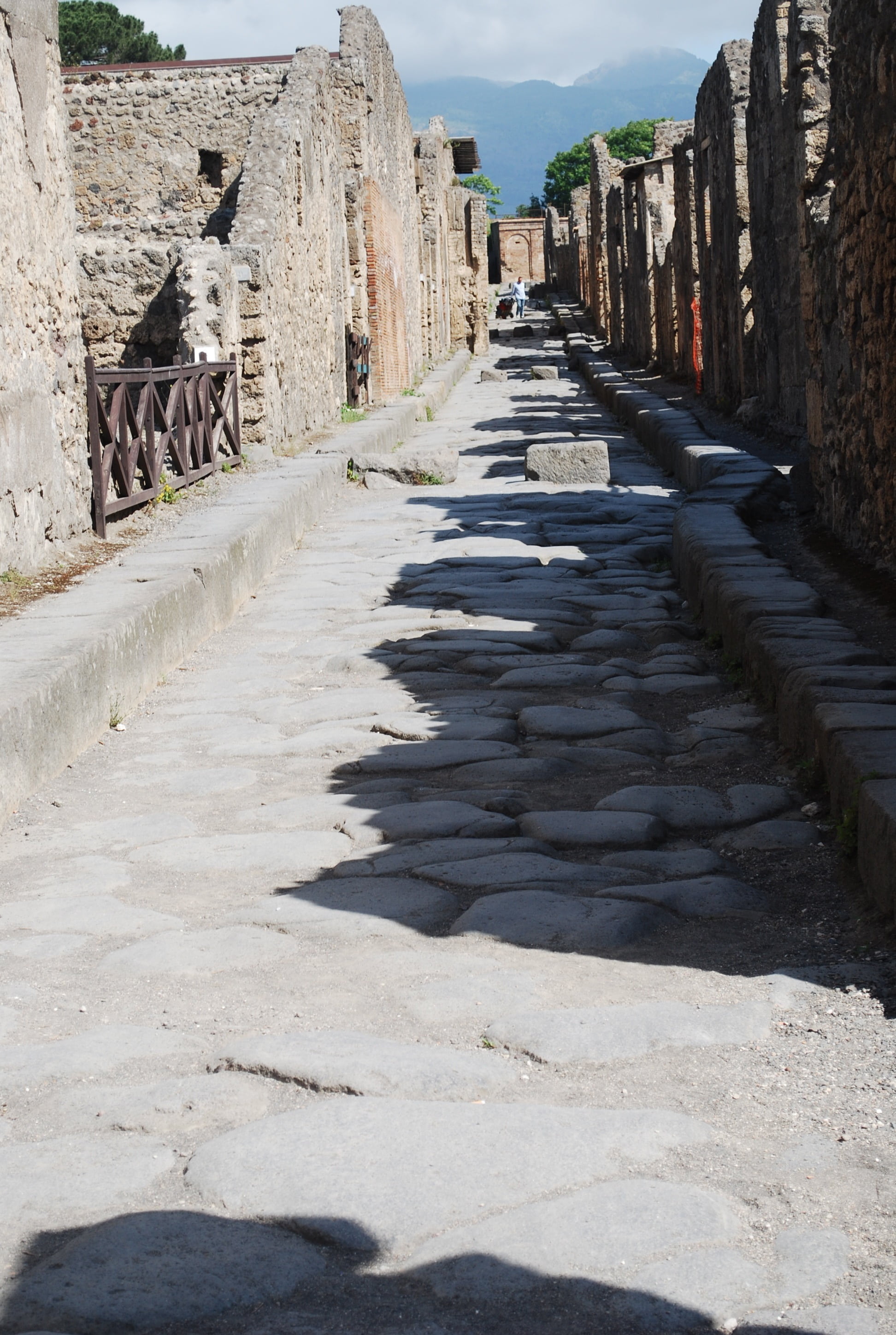 footpath, shadow, old ruin, italian, 2K, in a row, the way forward, building exterior, roman, architecture, nature, sunlight, built structure, archeology, Phone HD Wallpaper