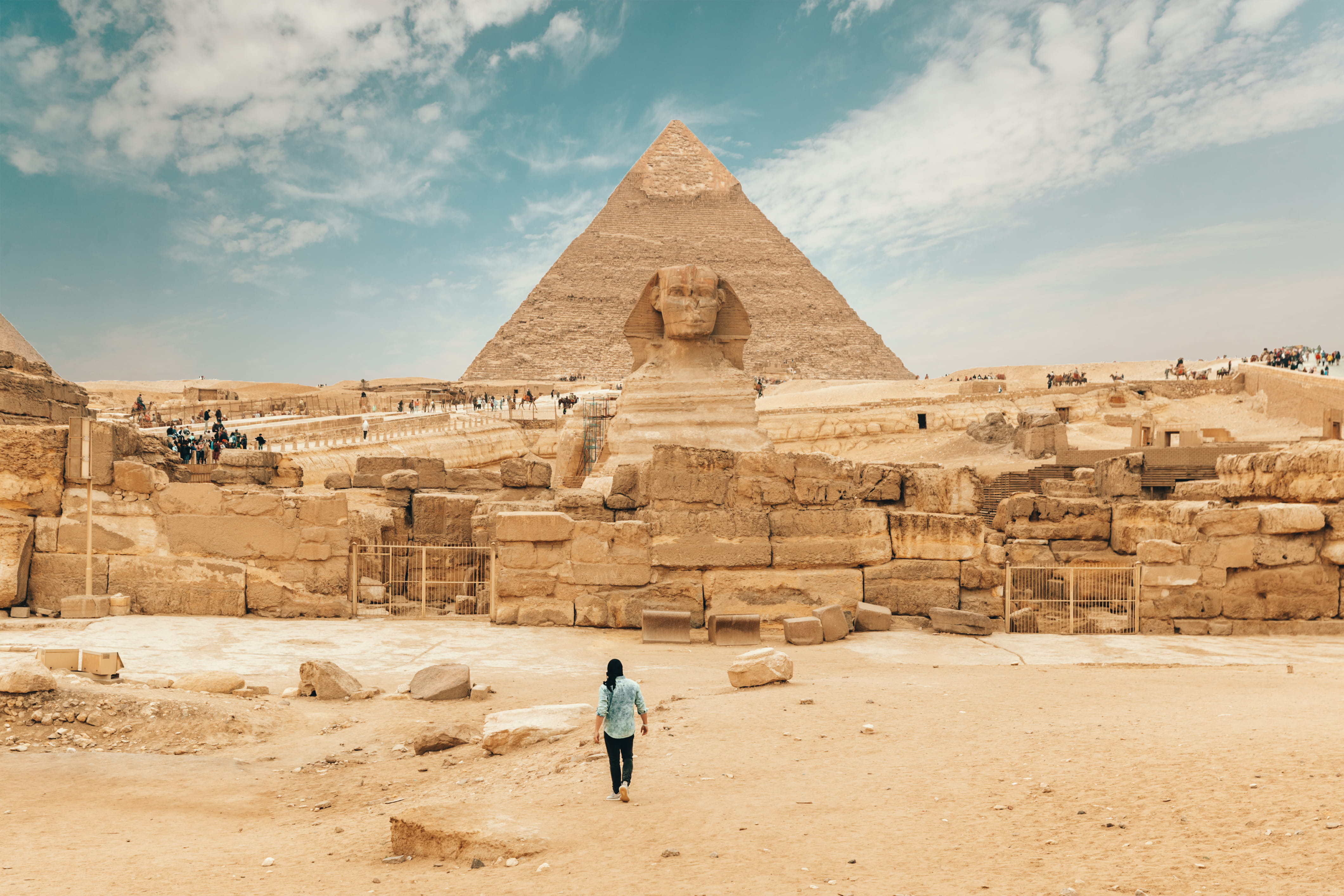 pyramid, sphinx, travel destinations, ancient, walking, history, 4K, great, archaeology, the past, tourism, people, built structure, day, architecture, HD Wallpaper