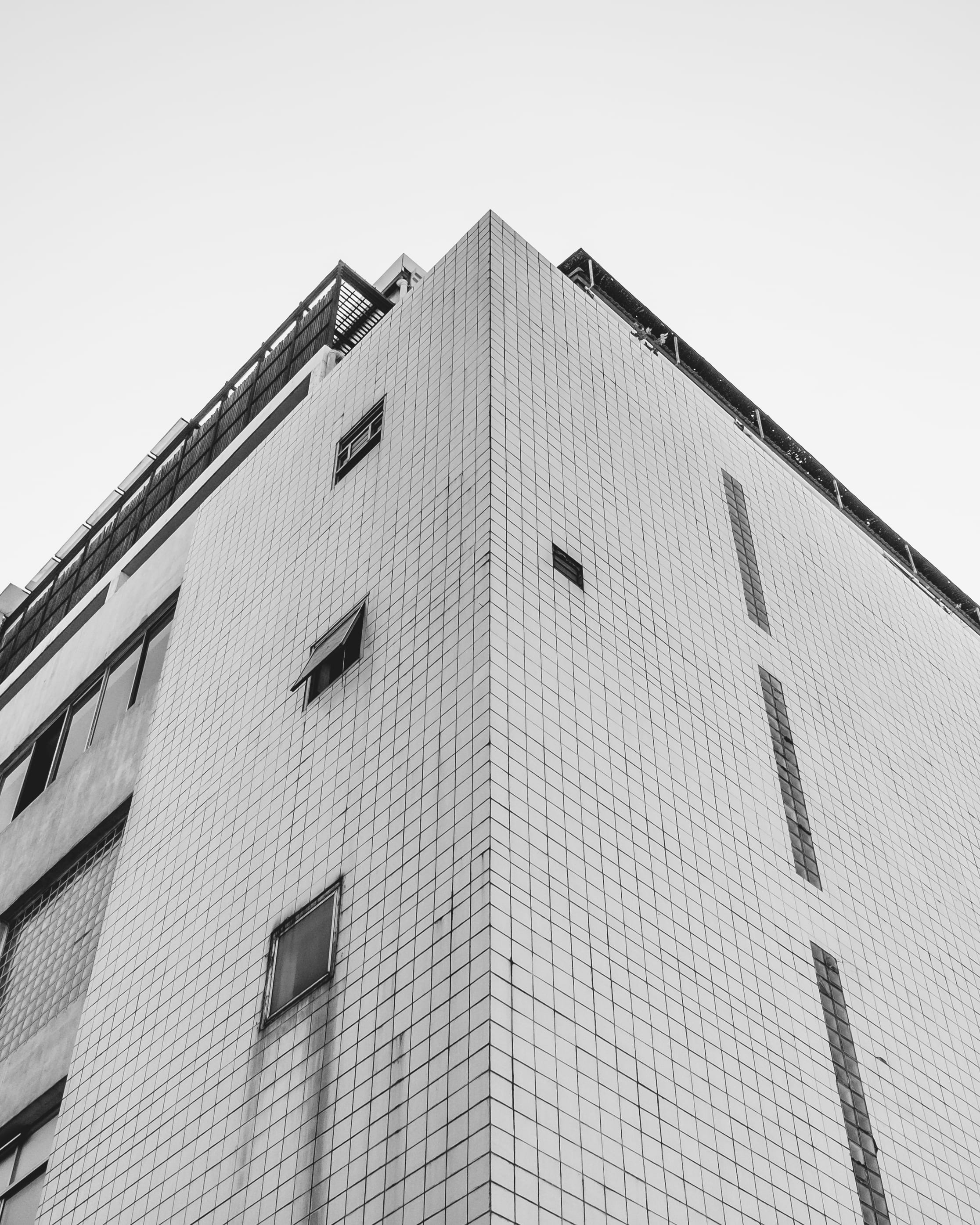 sky, black, city, office building exterior, minimalism, bandw, gray, grid, tall, low angle view, brick, built structure, clear sky, no people, tall - high, Phone HD Wallpaper