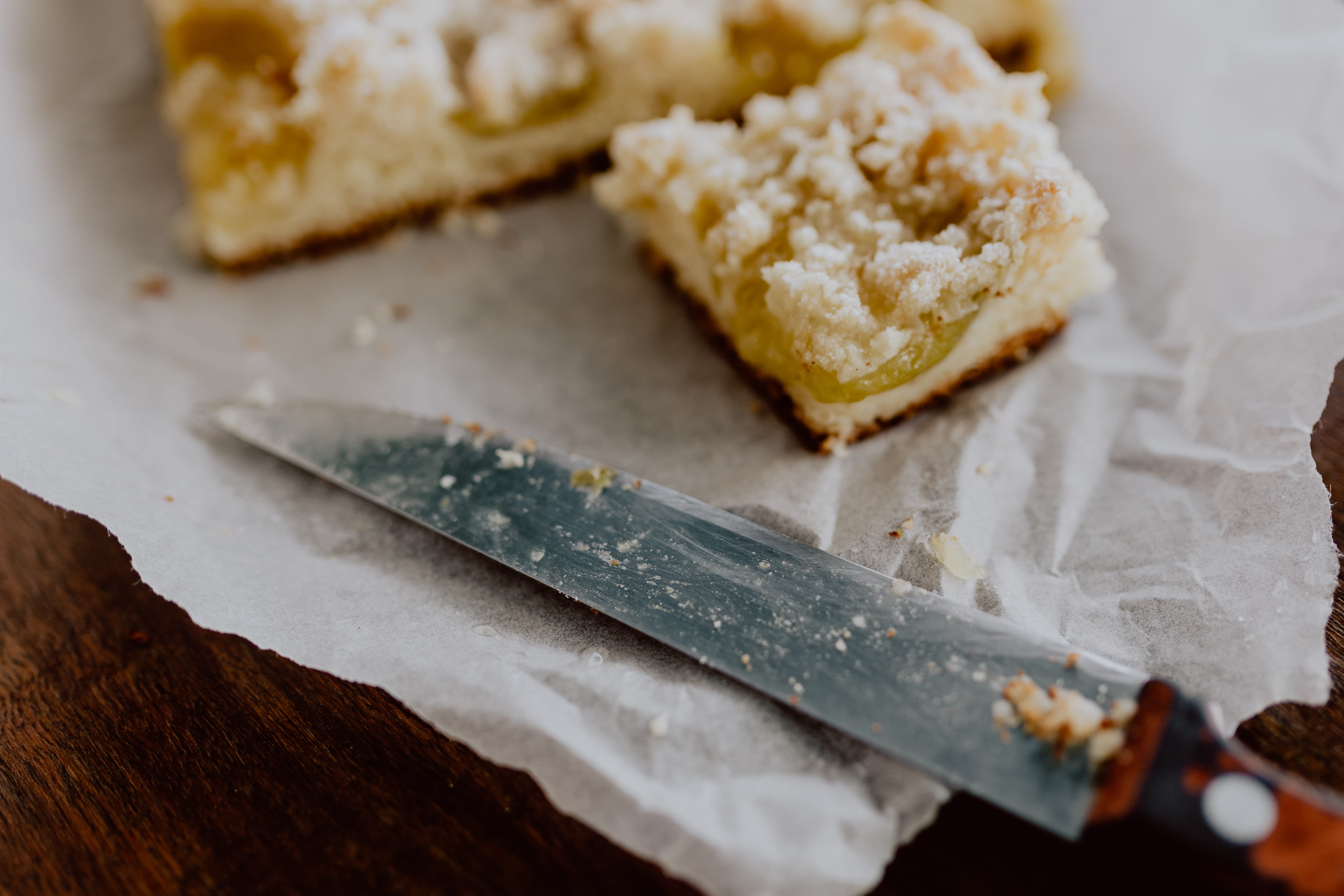 kitchen knife, food, 5K, pie, yummy, food and drink, baking, slice, no people, plum, knife, ready-to-eat, unhealthy eating, french food, indulgence, freshness, HD Wallpaper