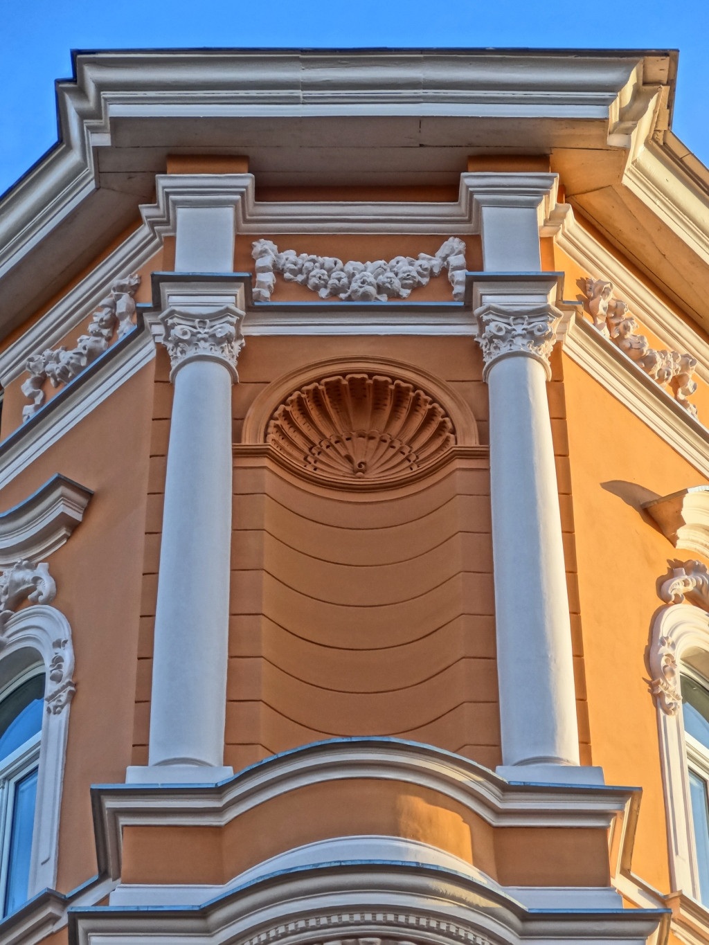 history, window, nature, bydgoszcz, niche, architectural column, religion, no people, outdoors, the past, facade, built structure, 720P, craft, place of worship, Phone HD Wallpaper